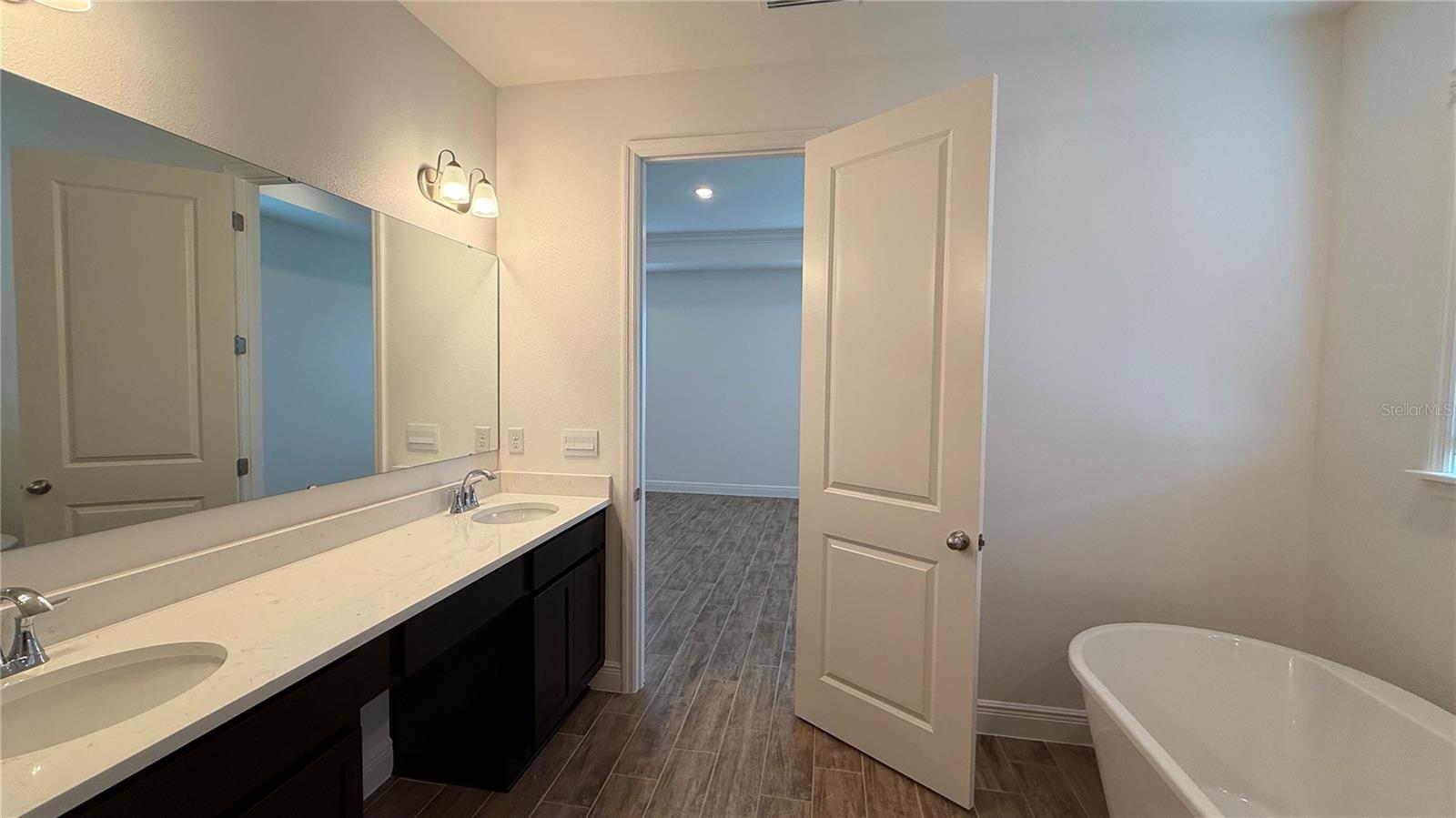 APPLEWOOD RESERVE - Residential