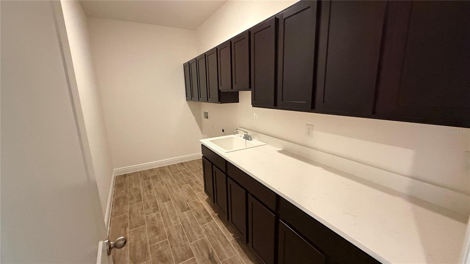 APPLEWOOD RESERVE - Residential