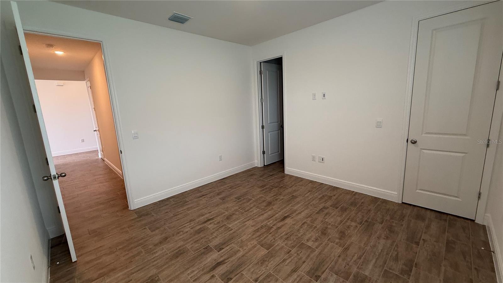 APPLEWOOD RESERVE - Residential