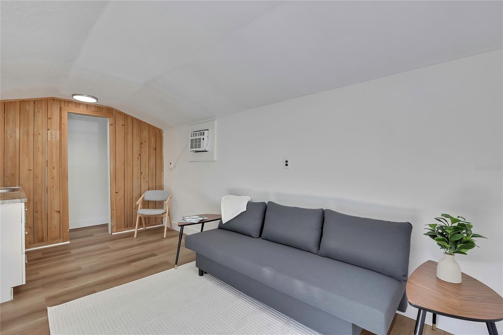 WEEKI WACHEE GARDENS - Residential