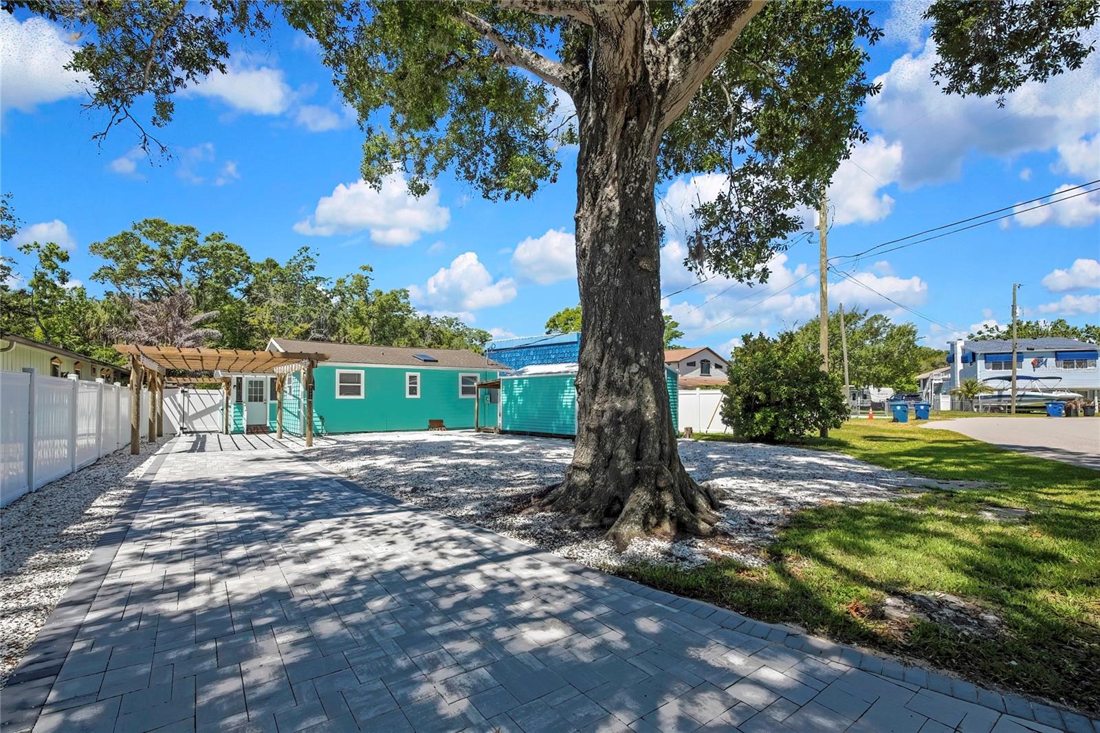 WEEKI WACHEE GARDENS - Residential