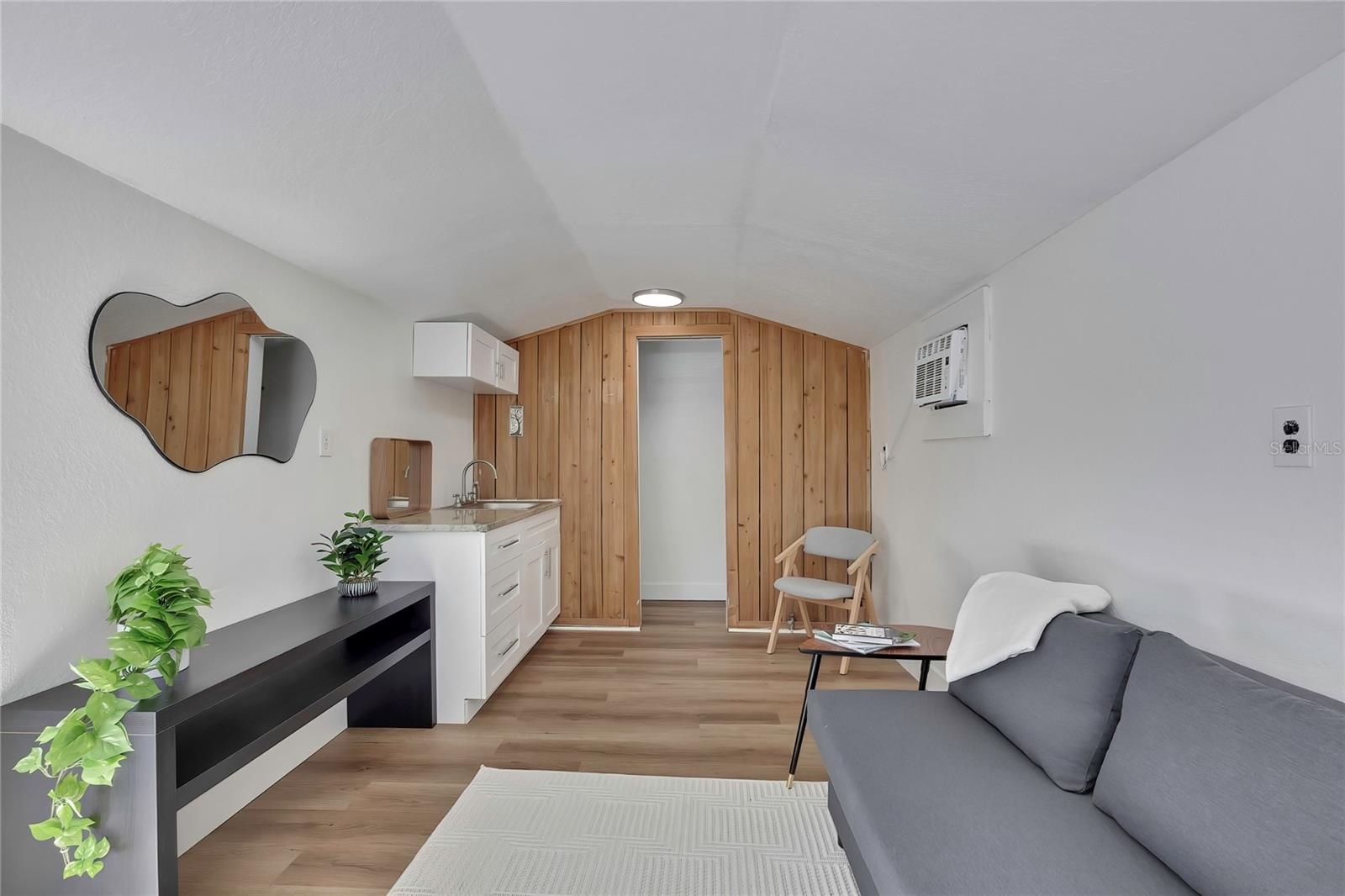 WEEKI WACHEE GARDENS - Residential