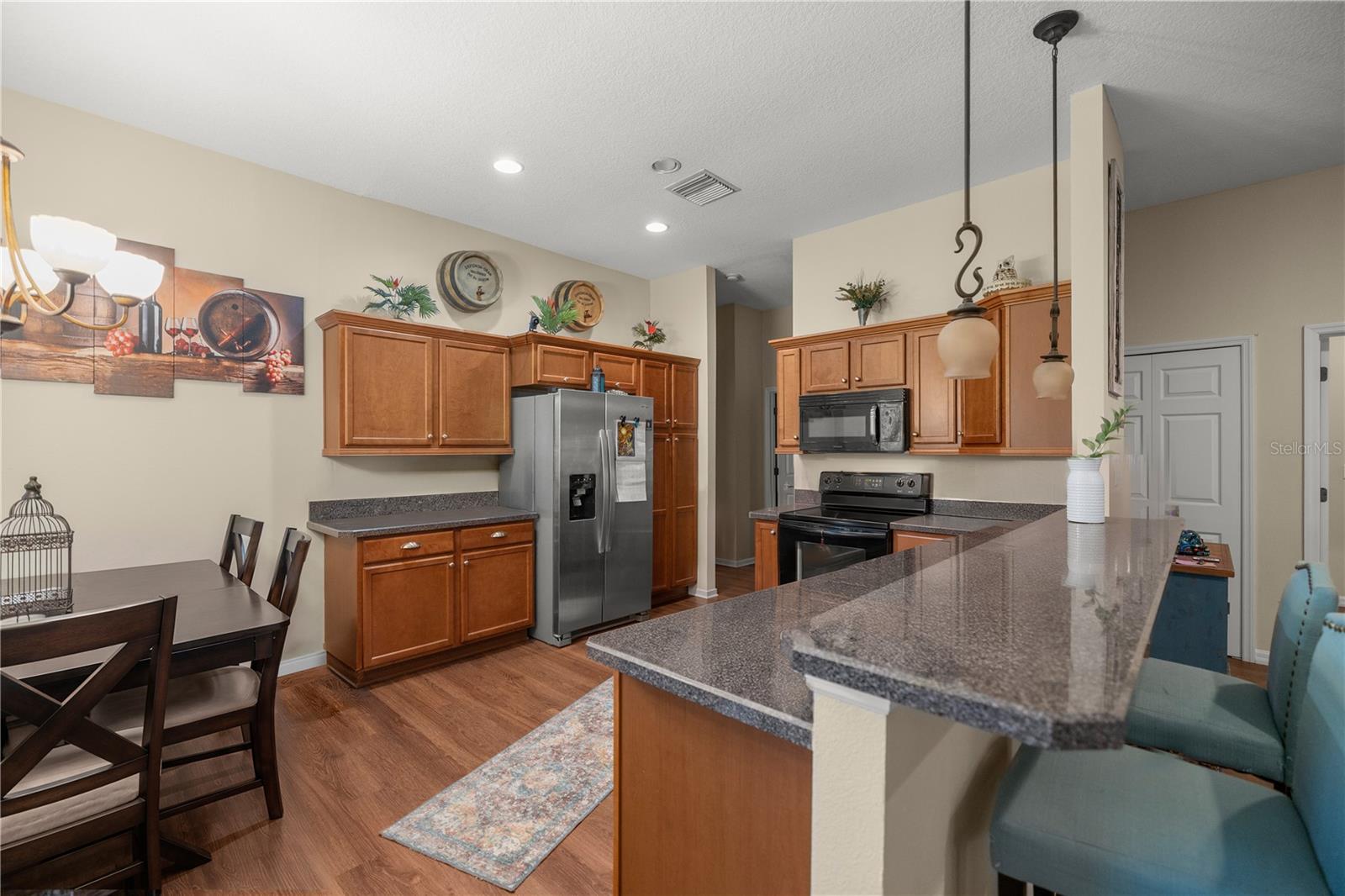 AVALON CONDOMINIUMS - Residential