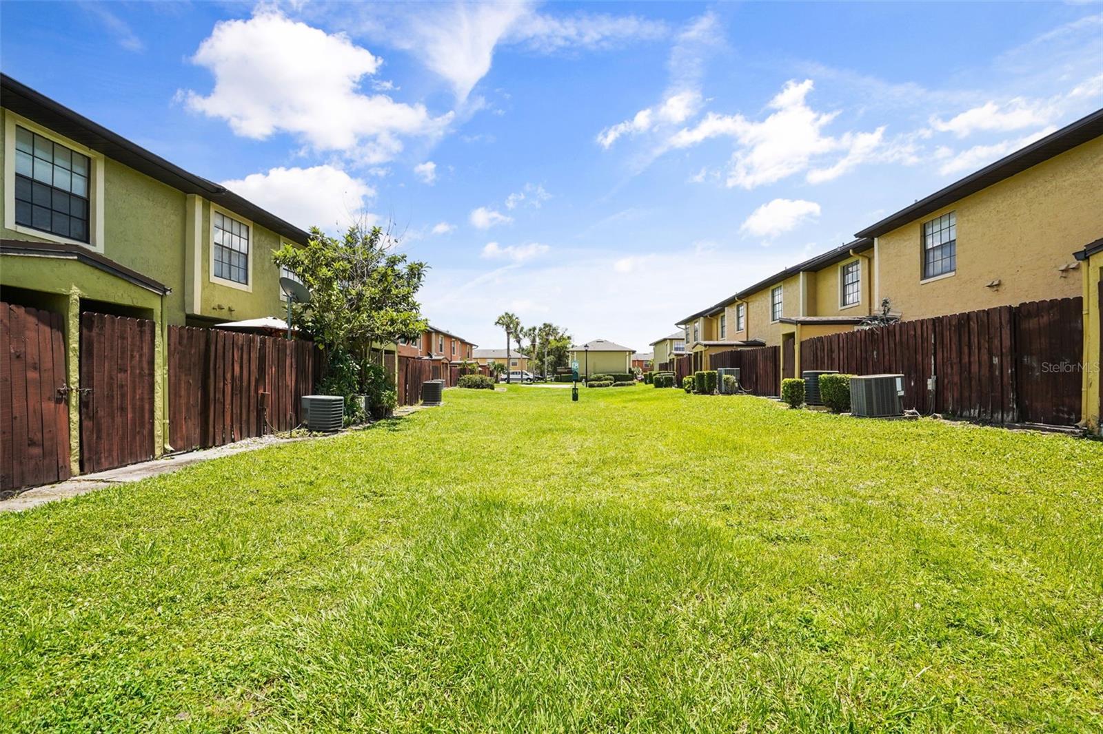 HIDDEN OAKS CONDO PH 09 - Residential