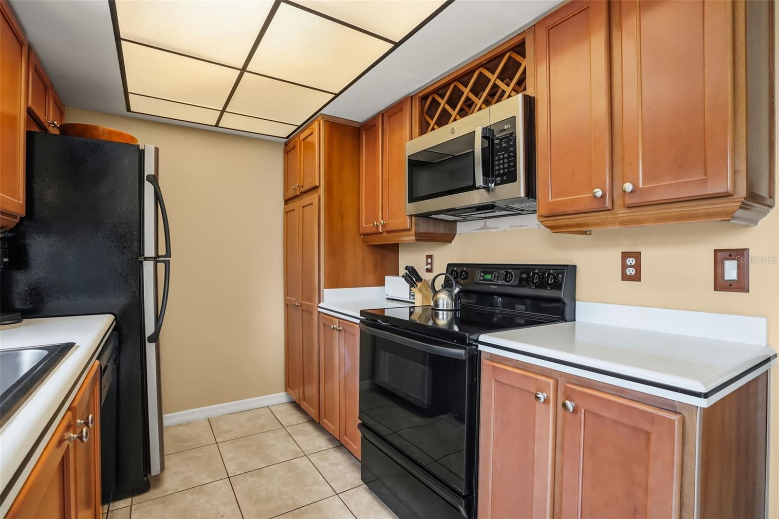HIDDEN OAKS CONDO PH 09 - Residential