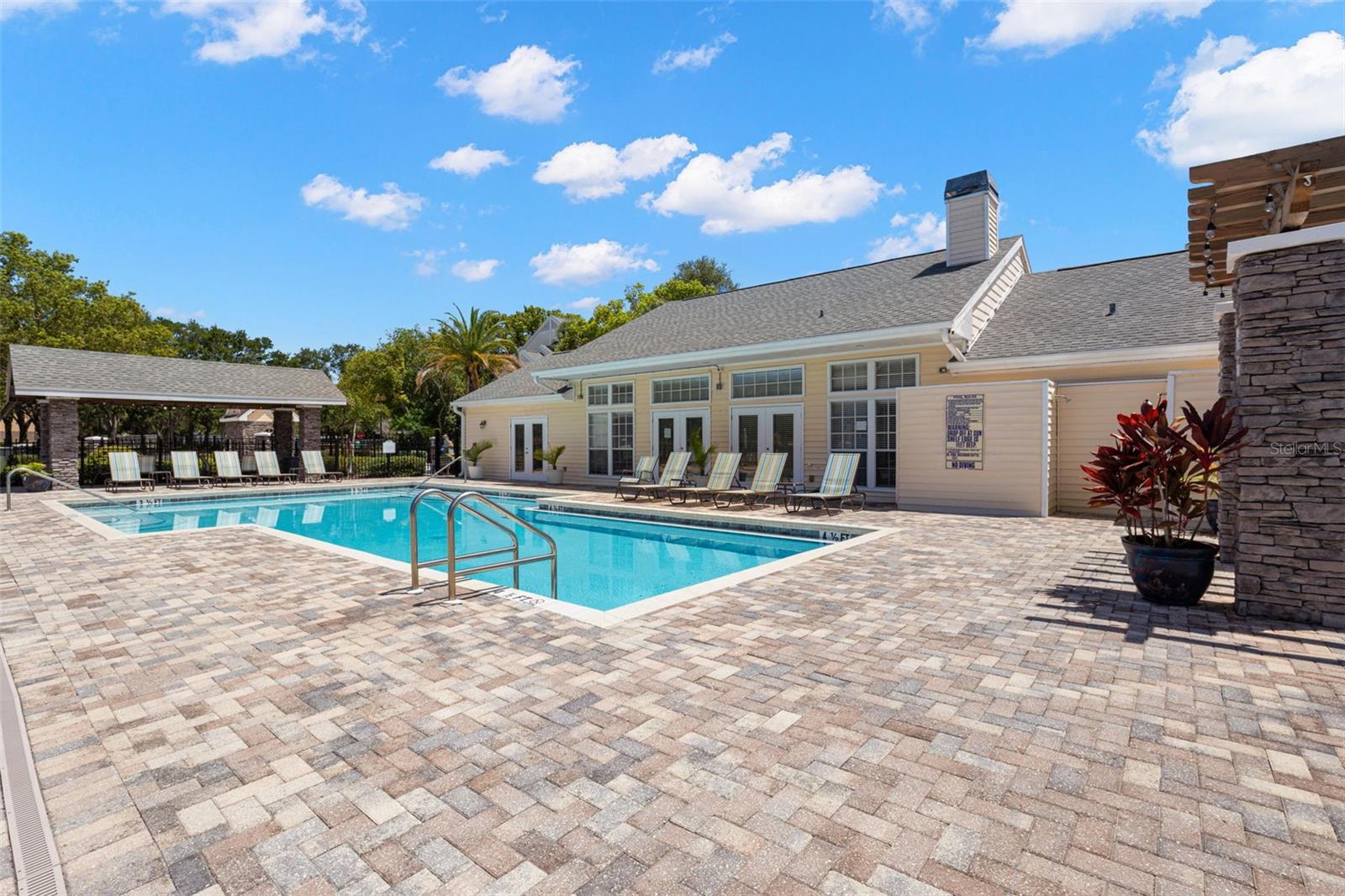 BENTLEY AT COBBS LANDING CONDO THE - Residential