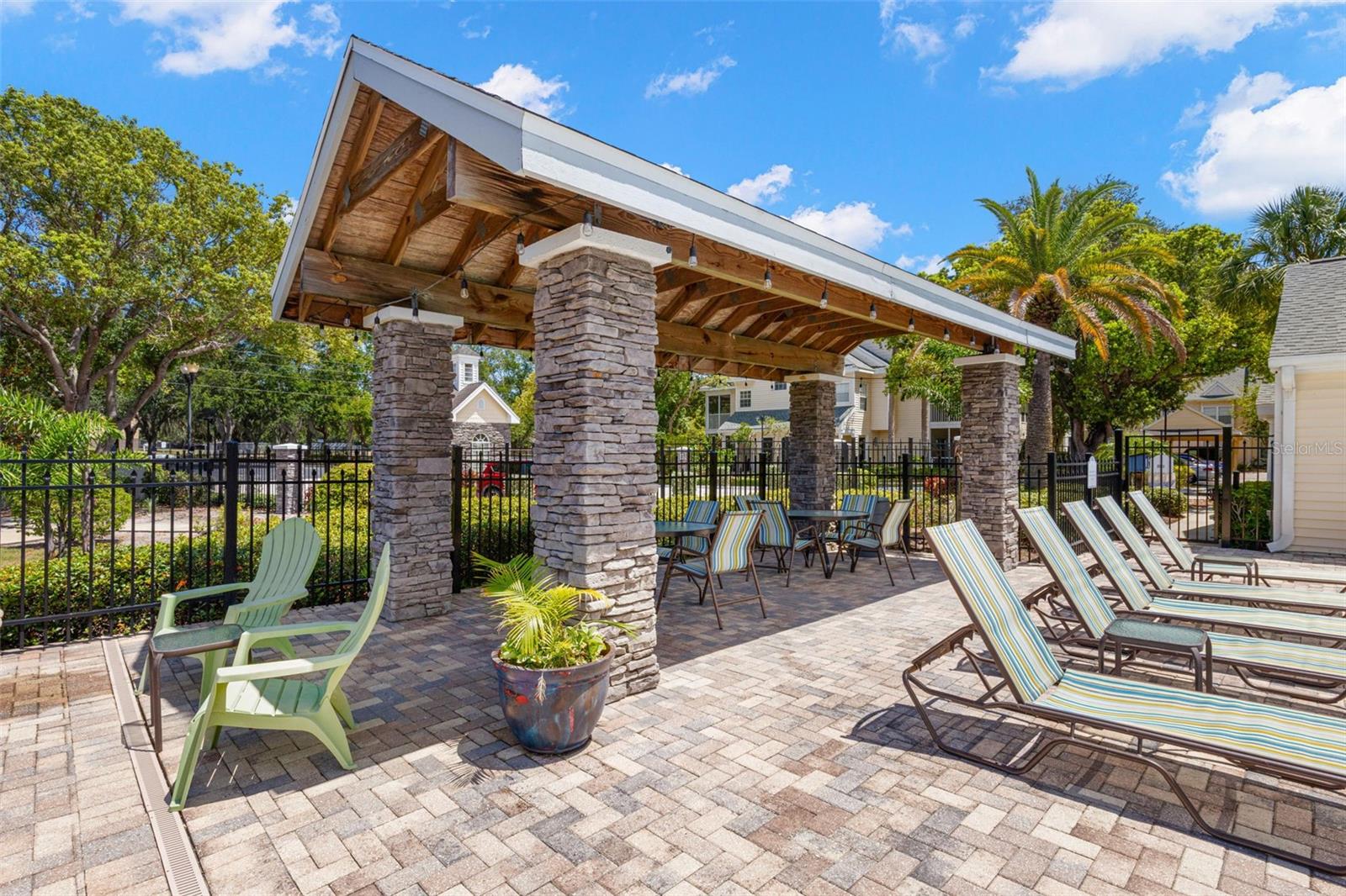 BENTLEY AT COBBS LANDING CONDO THE - Residential