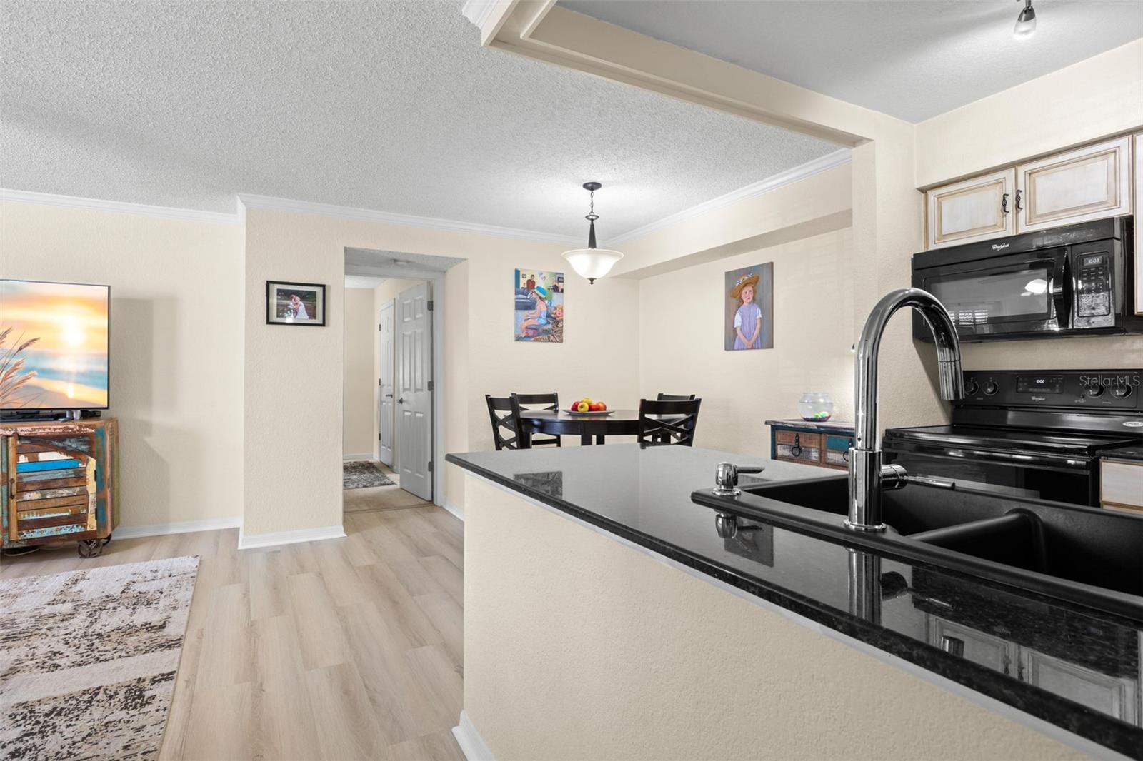 BENTLEY AT COBBS LANDING CONDO THE - Residential