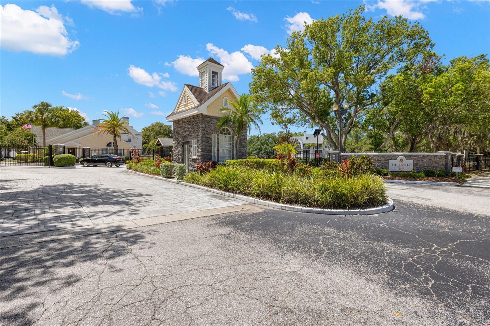 BENTLEY AT COBBS LANDING CONDO THE - Residential