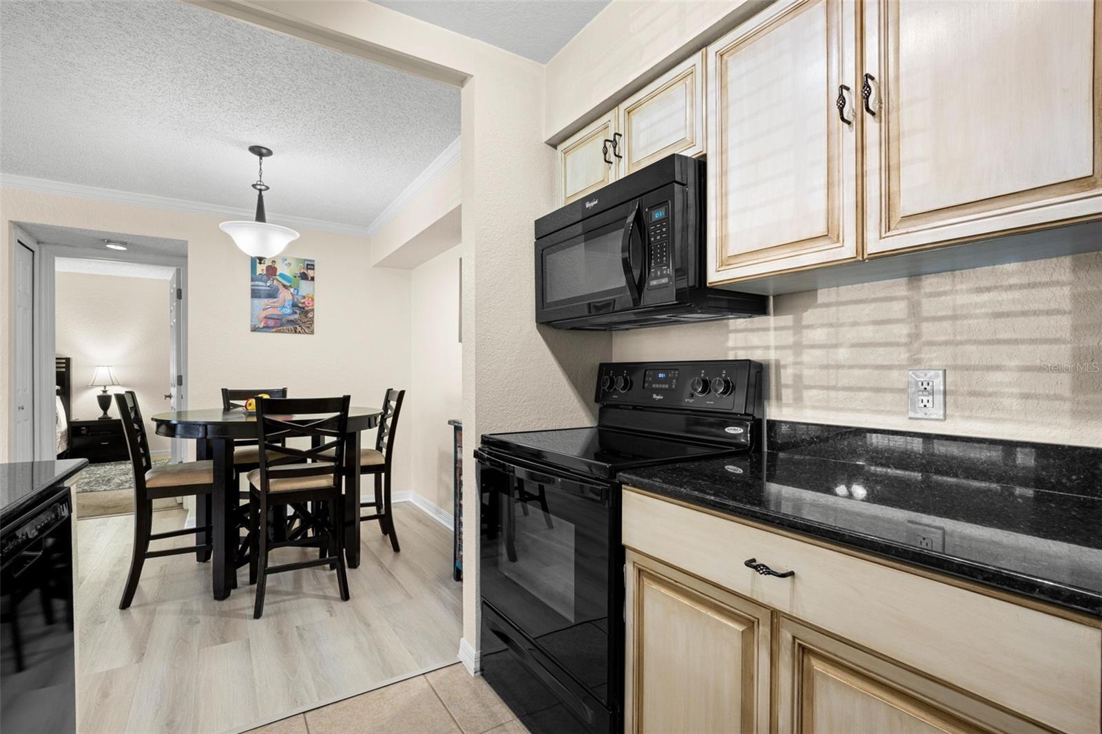 BENTLEY AT COBBS LANDING CONDO THE - Residential