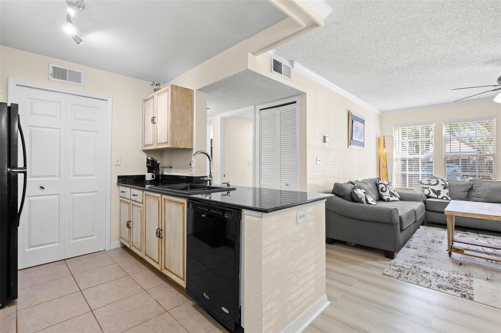 BENTLEY AT COBBS LANDING CONDO THE - Residential