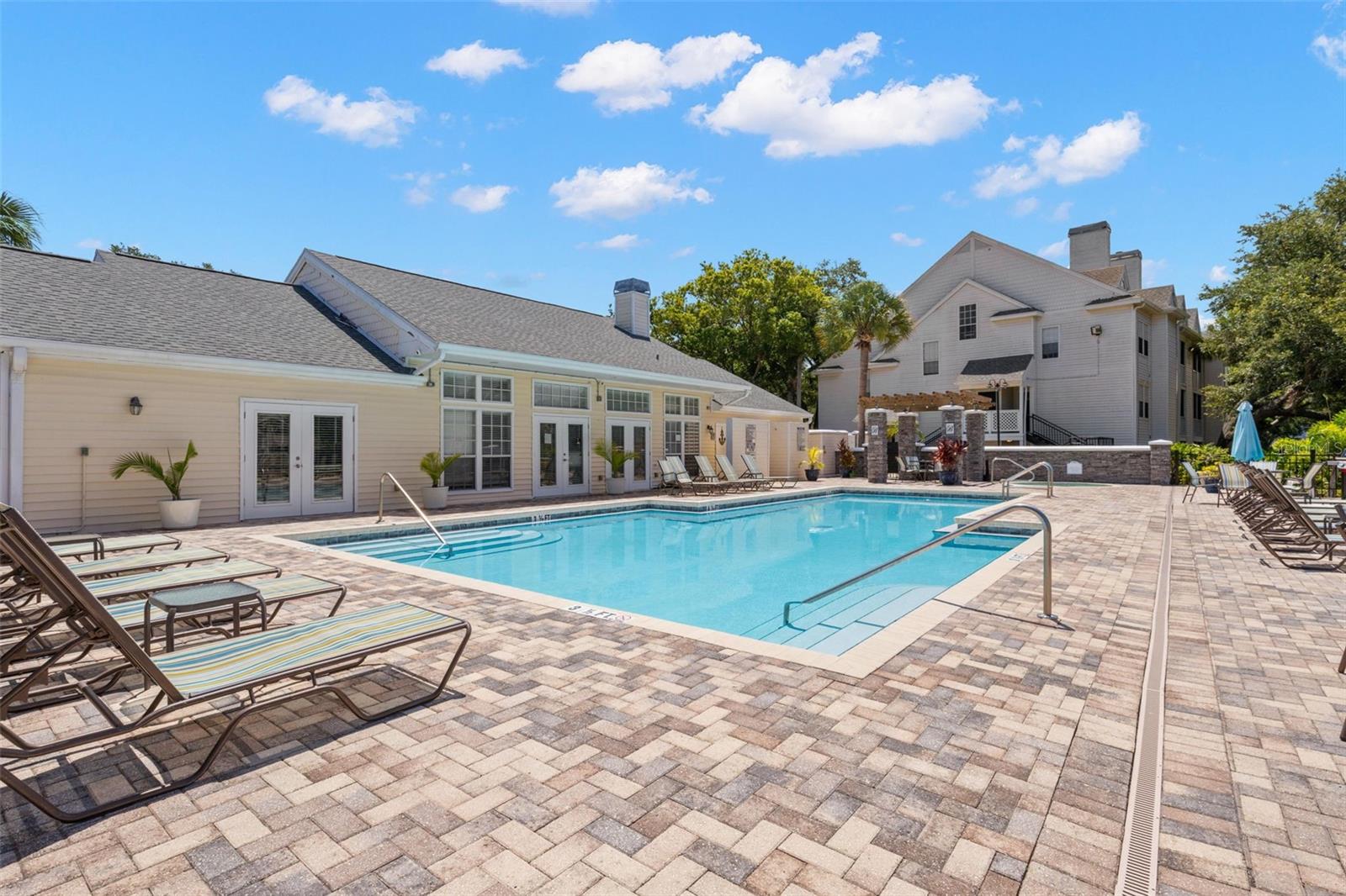 BENTLEY AT COBBS LANDING CONDO THE - Residential