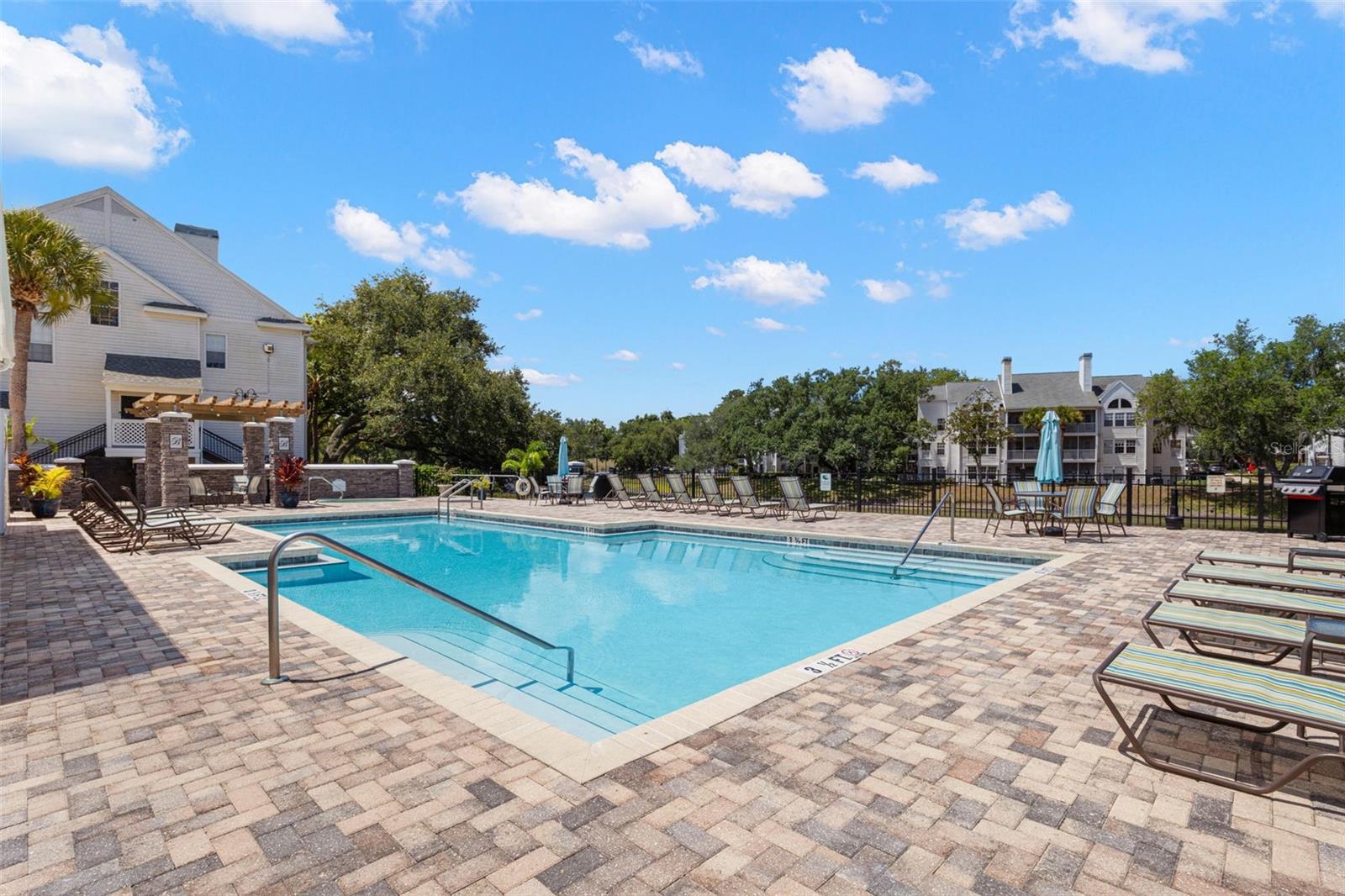 BENTLEY AT COBBS LANDING CONDO THE - Residential
