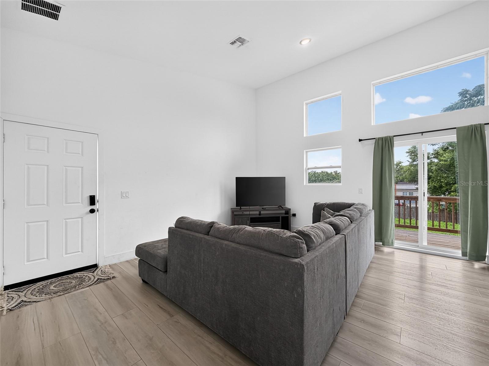 TAFT TOWN - Residential
