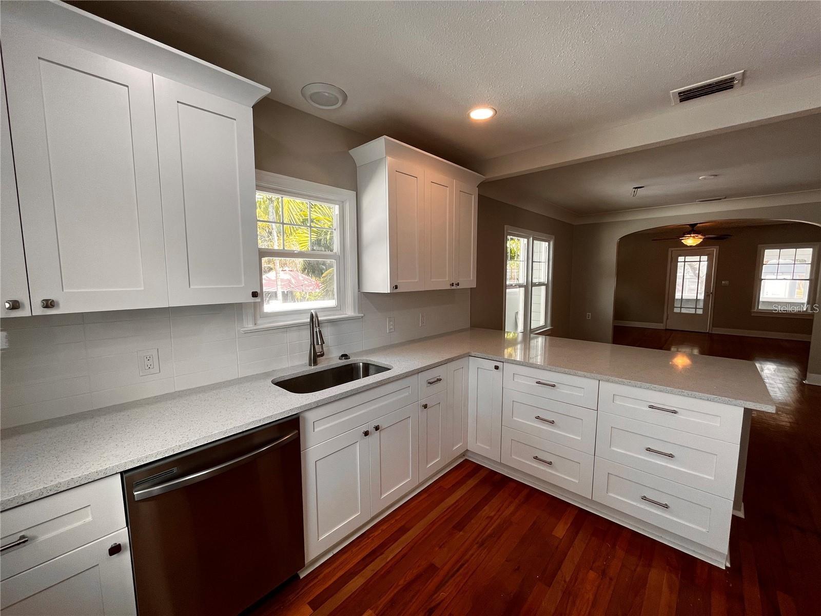 OLD KENTUCKY - Residential Lease