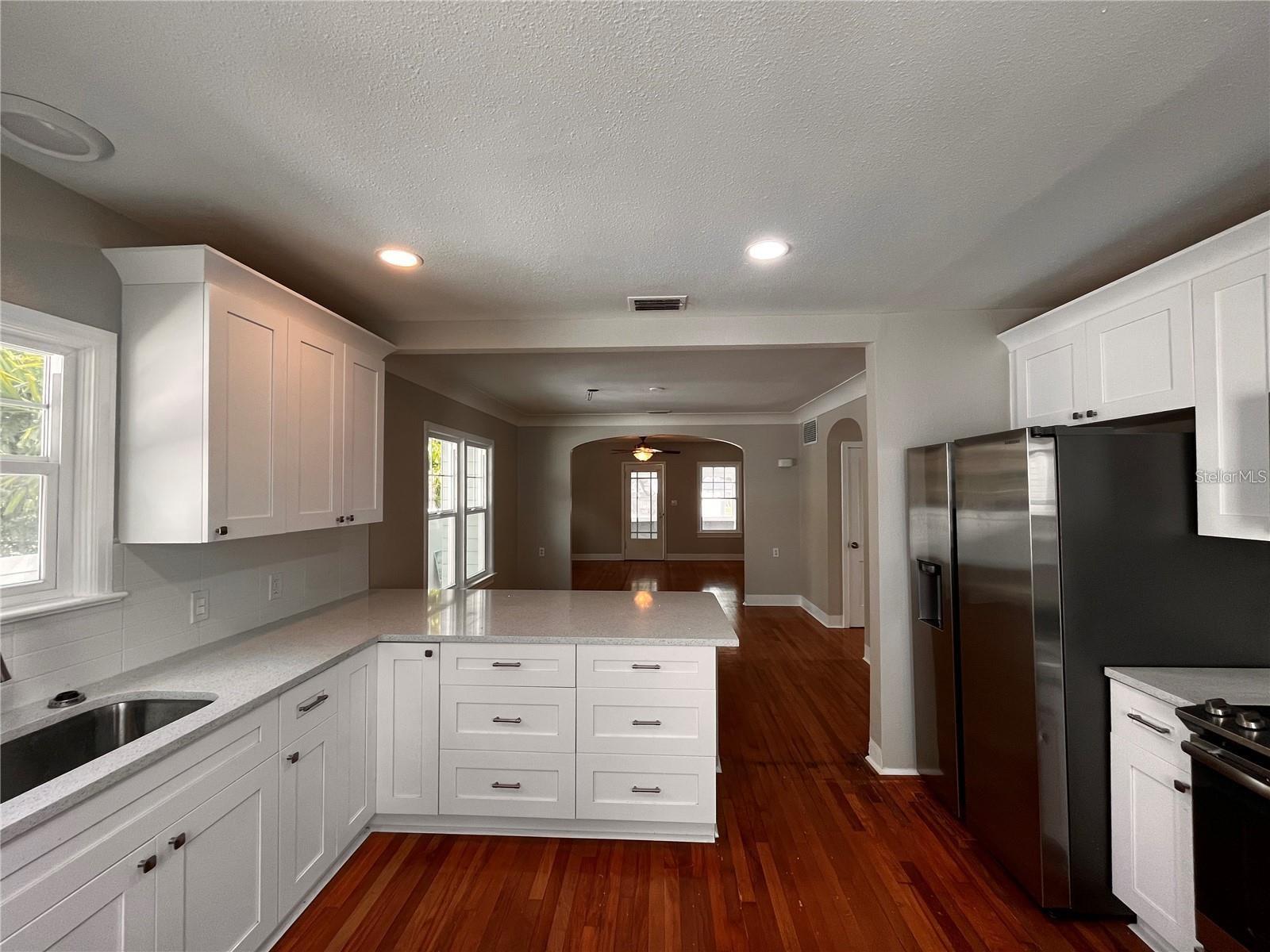 OLD KENTUCKY - Residential Lease
