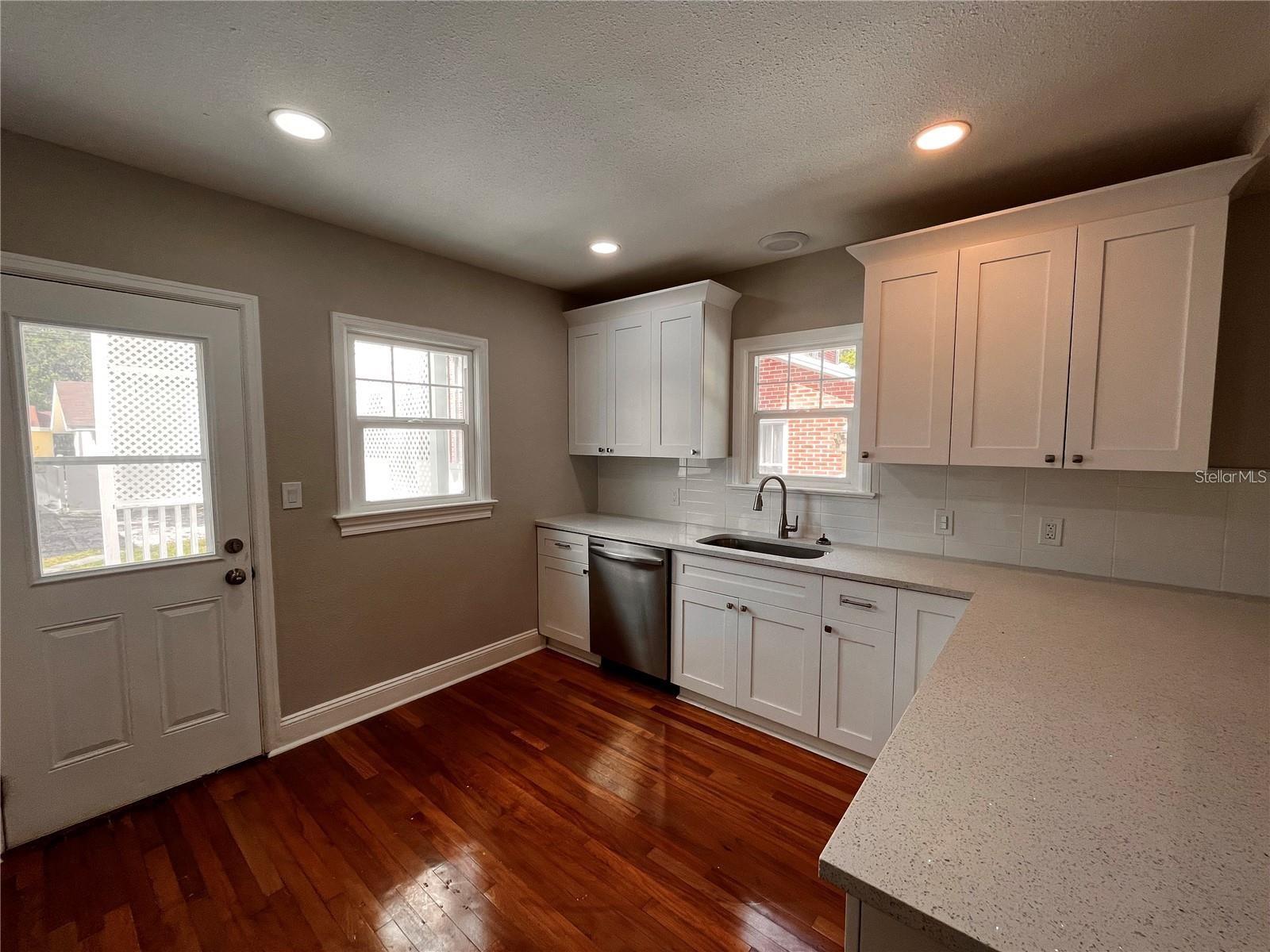 OLD KENTUCKY - Residential Lease