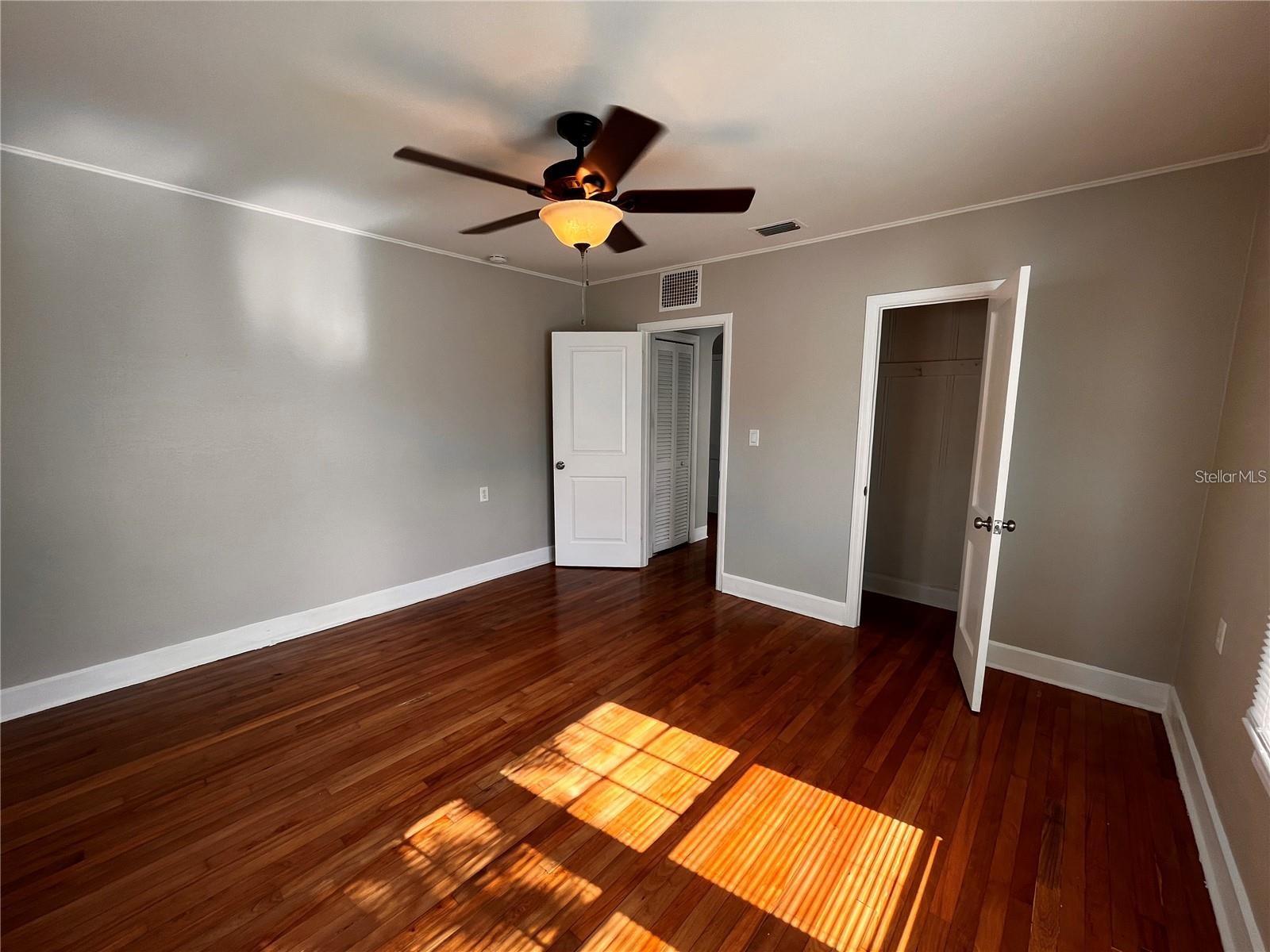 OLD KENTUCKY - Residential Lease