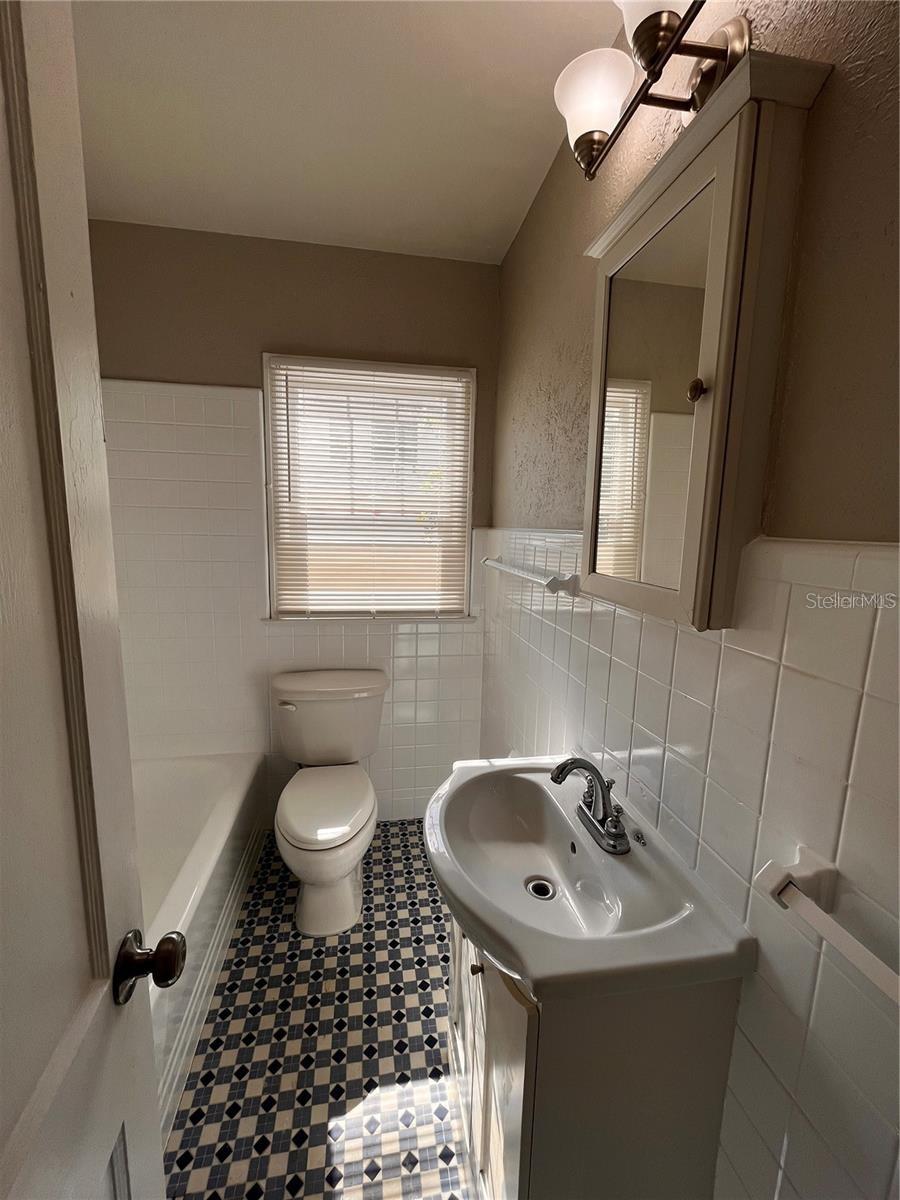 OLD KENTUCKY - Residential Lease