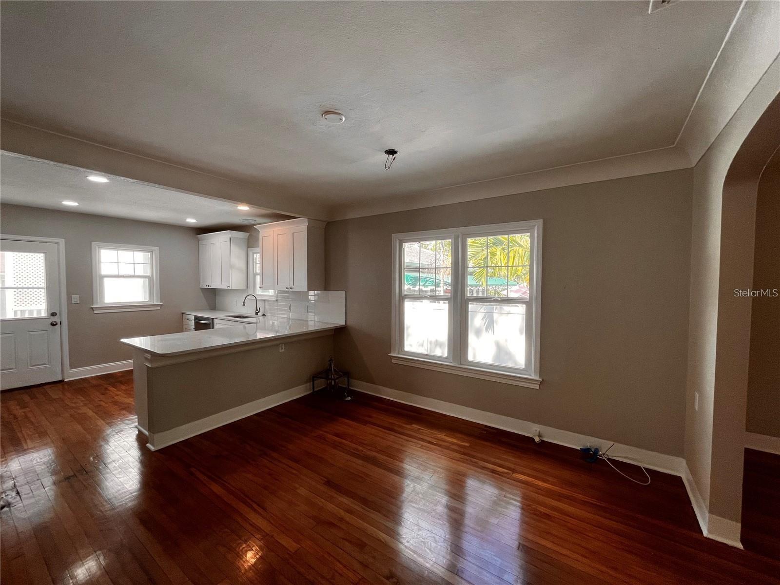 OLD KENTUCKY - Residential Lease