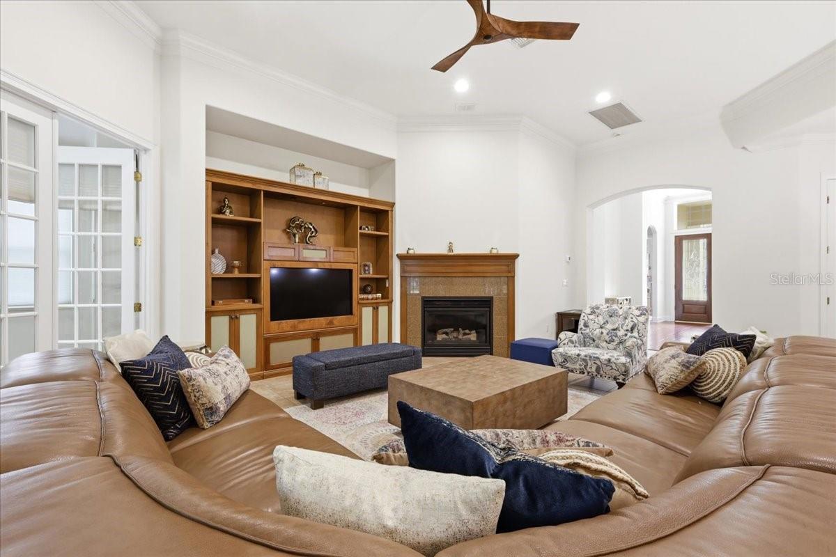 KEENES POINTE - Residential