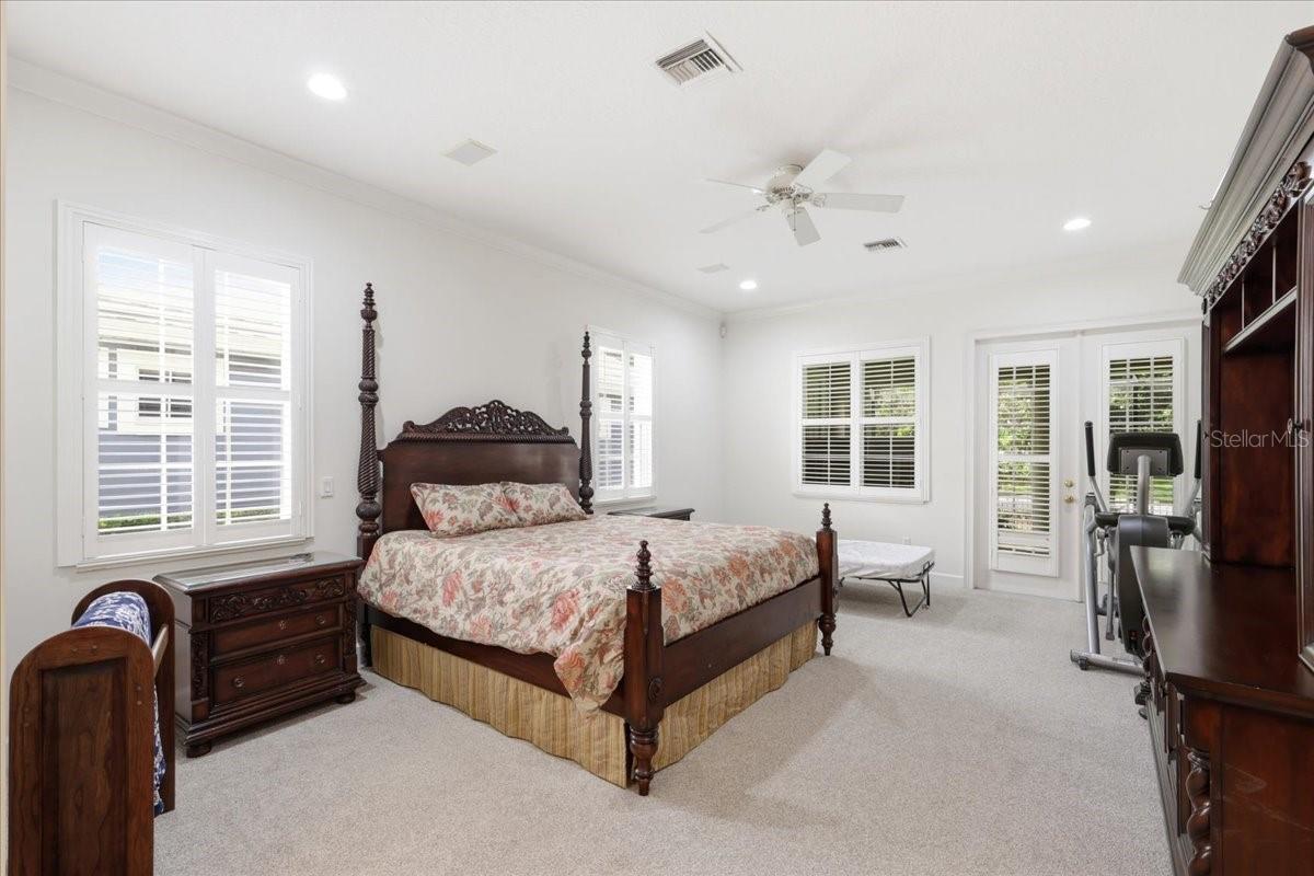 KEENES POINTE - Residential
