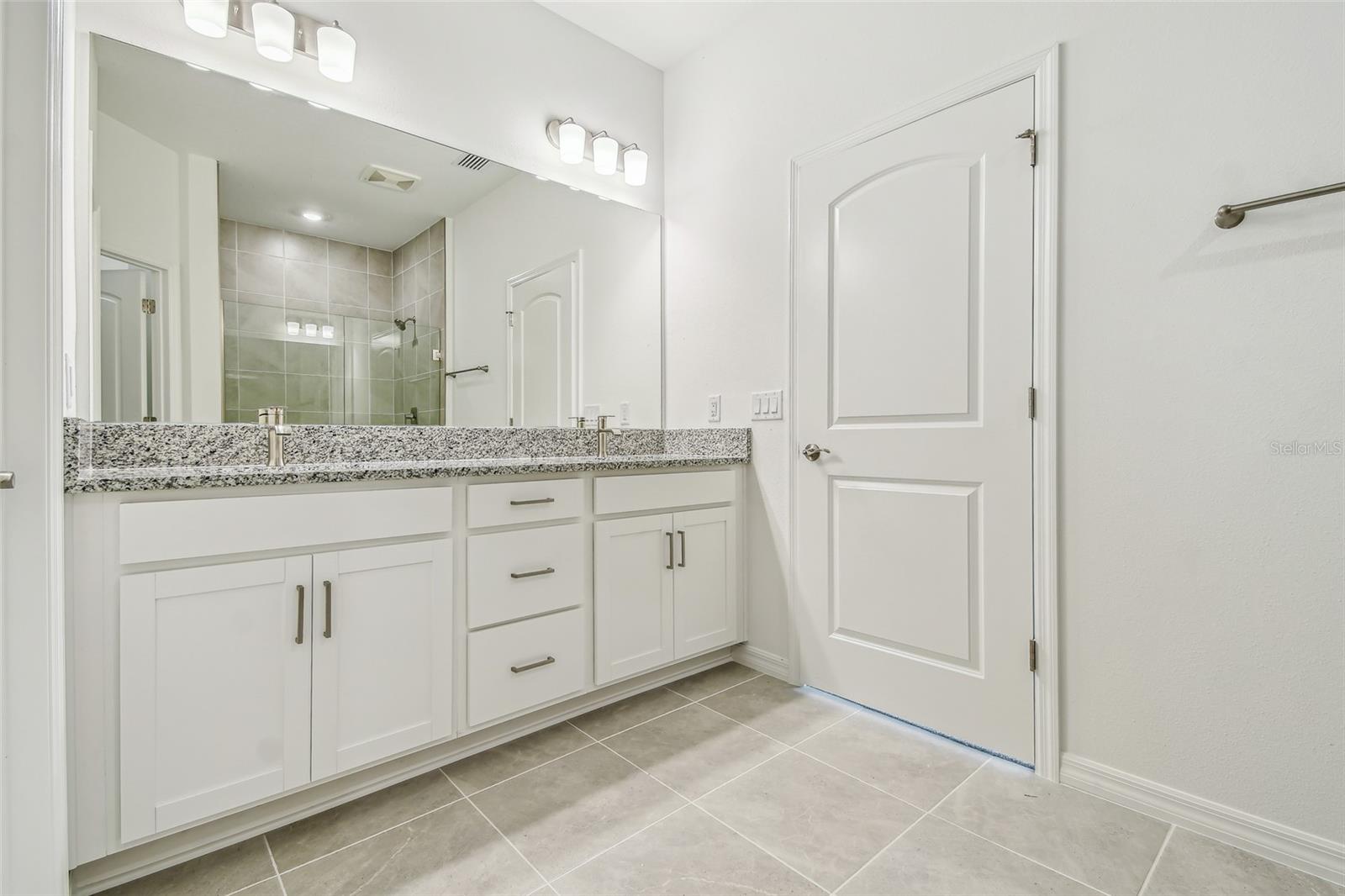 SWEETWATER VILLAS AT LAKEWOOD RANCH - Residential