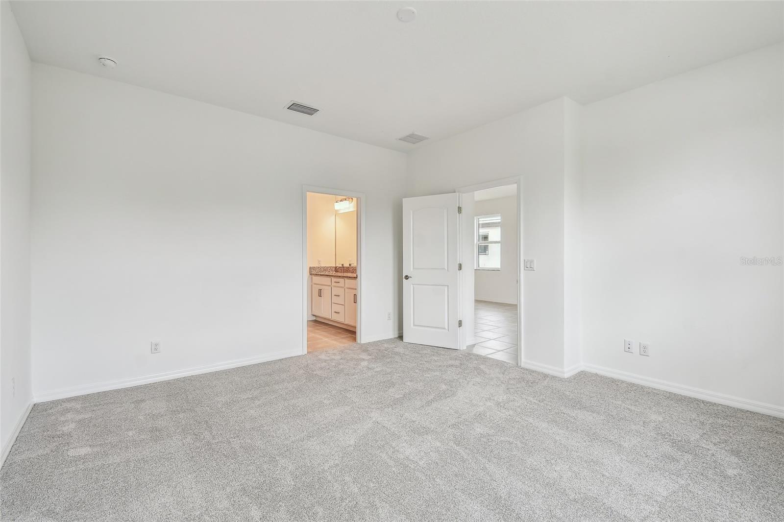 SWEETWATER VILLAS AT LAKEWOOD RANCH - Residential
