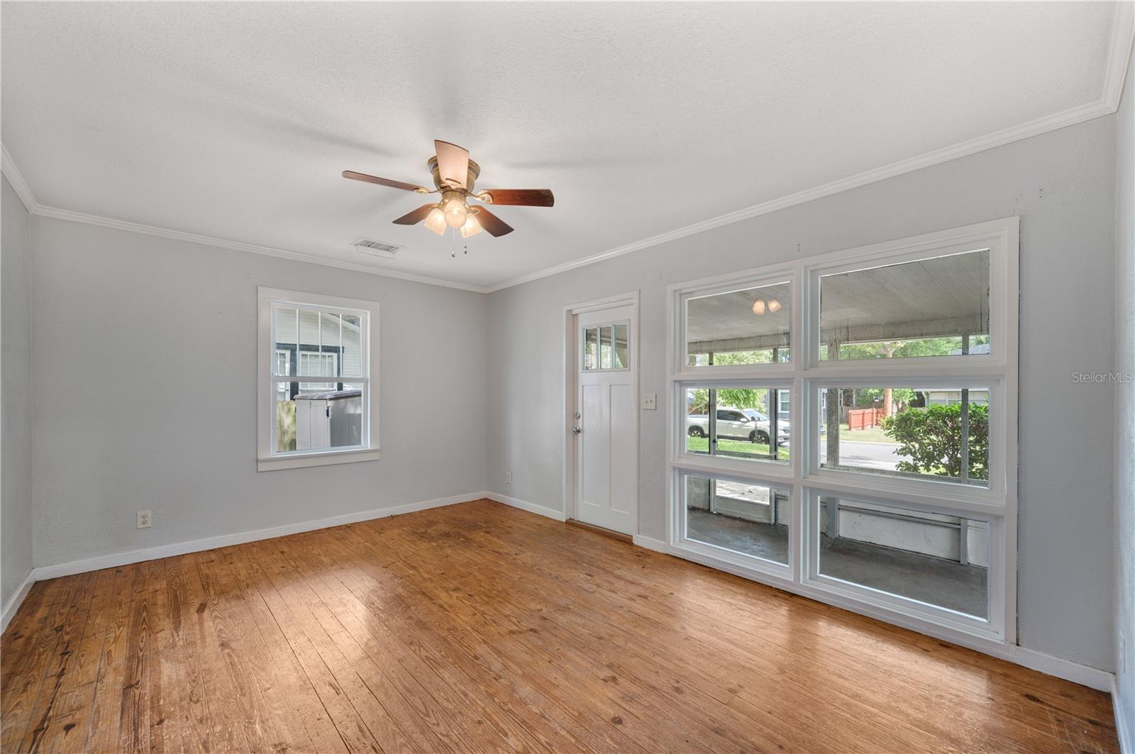 DIXIELAND REV - Residential