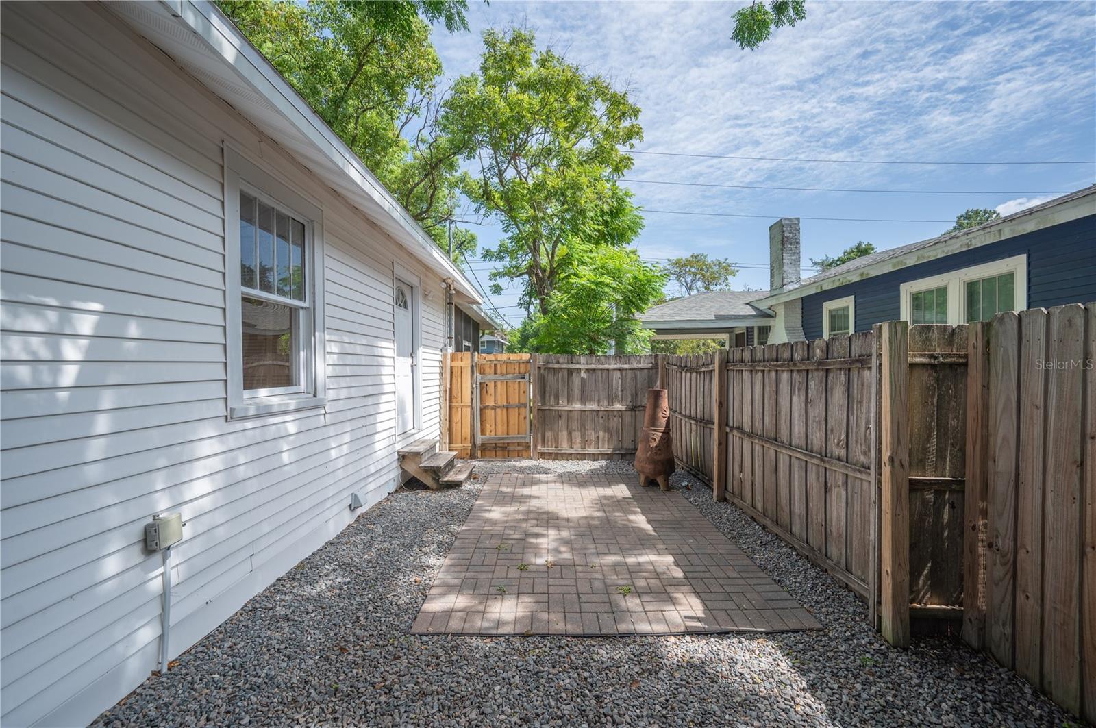 DIXIELAND REV - Residential