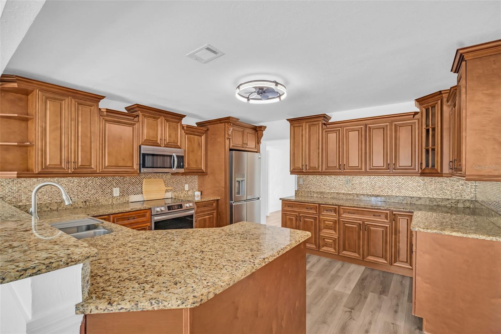 SIRMONS GROVES - Residential Lease