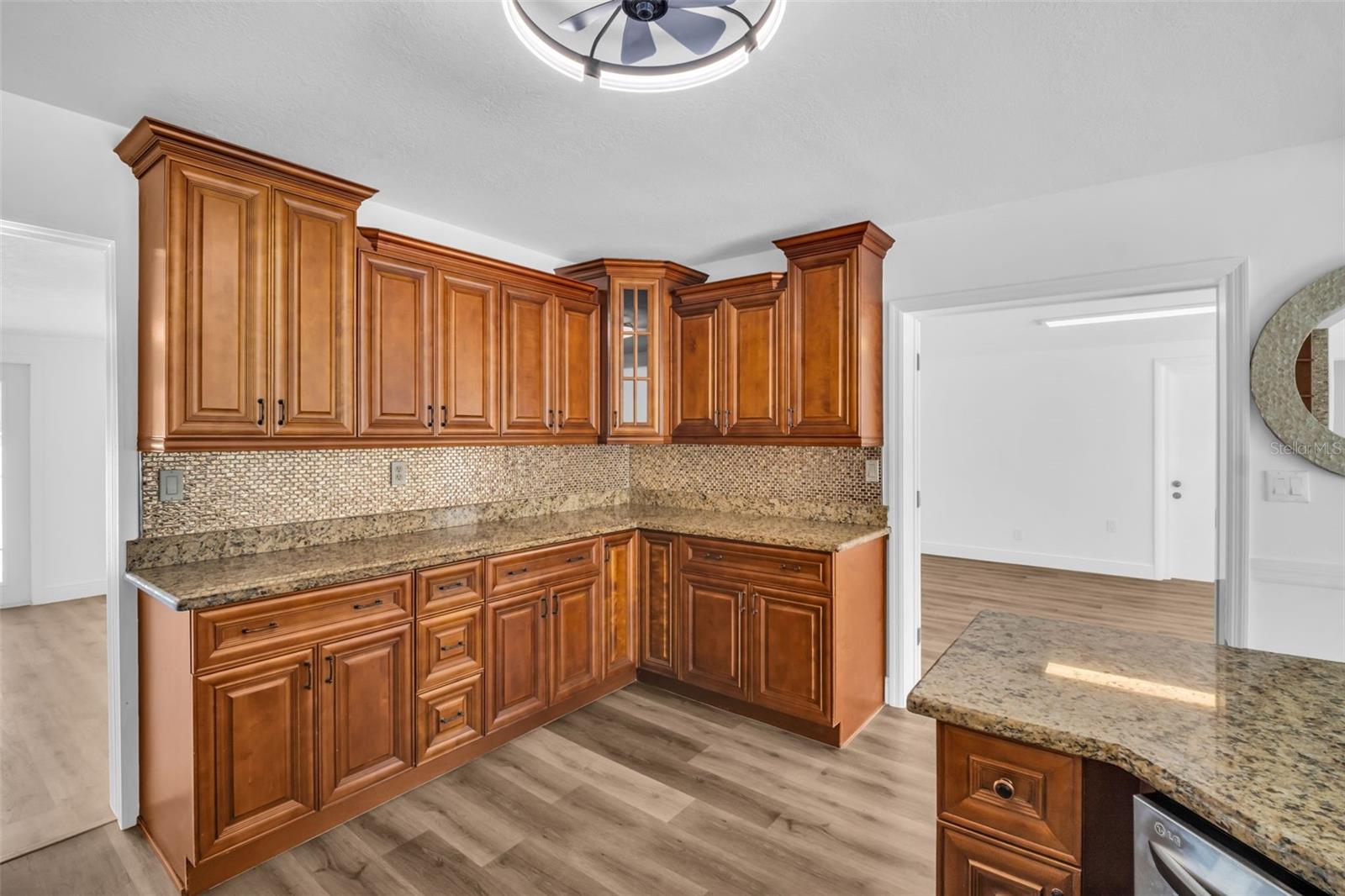 SIRMONS GROVES - Residential Lease