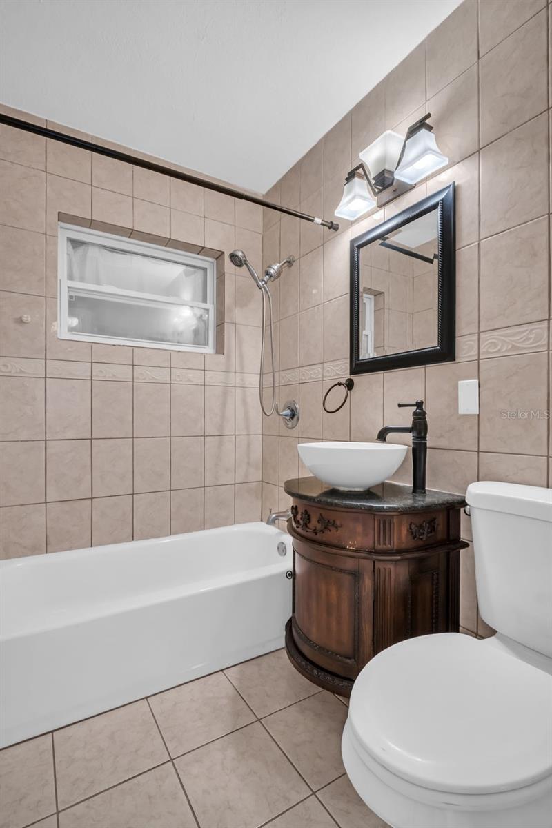 SIRMONS GROVES - Residential Lease