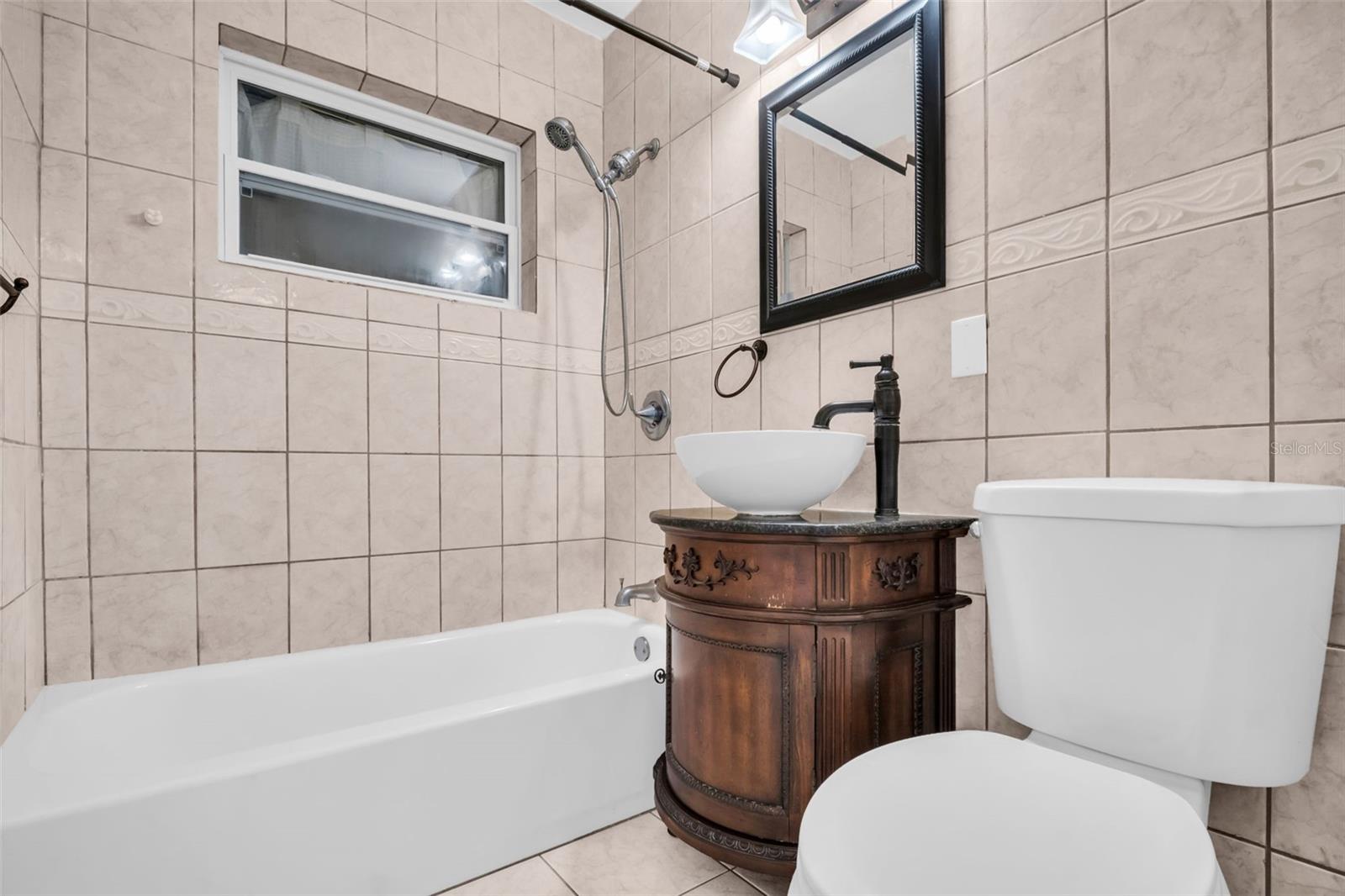 SIRMONS GROVES - Residential Lease