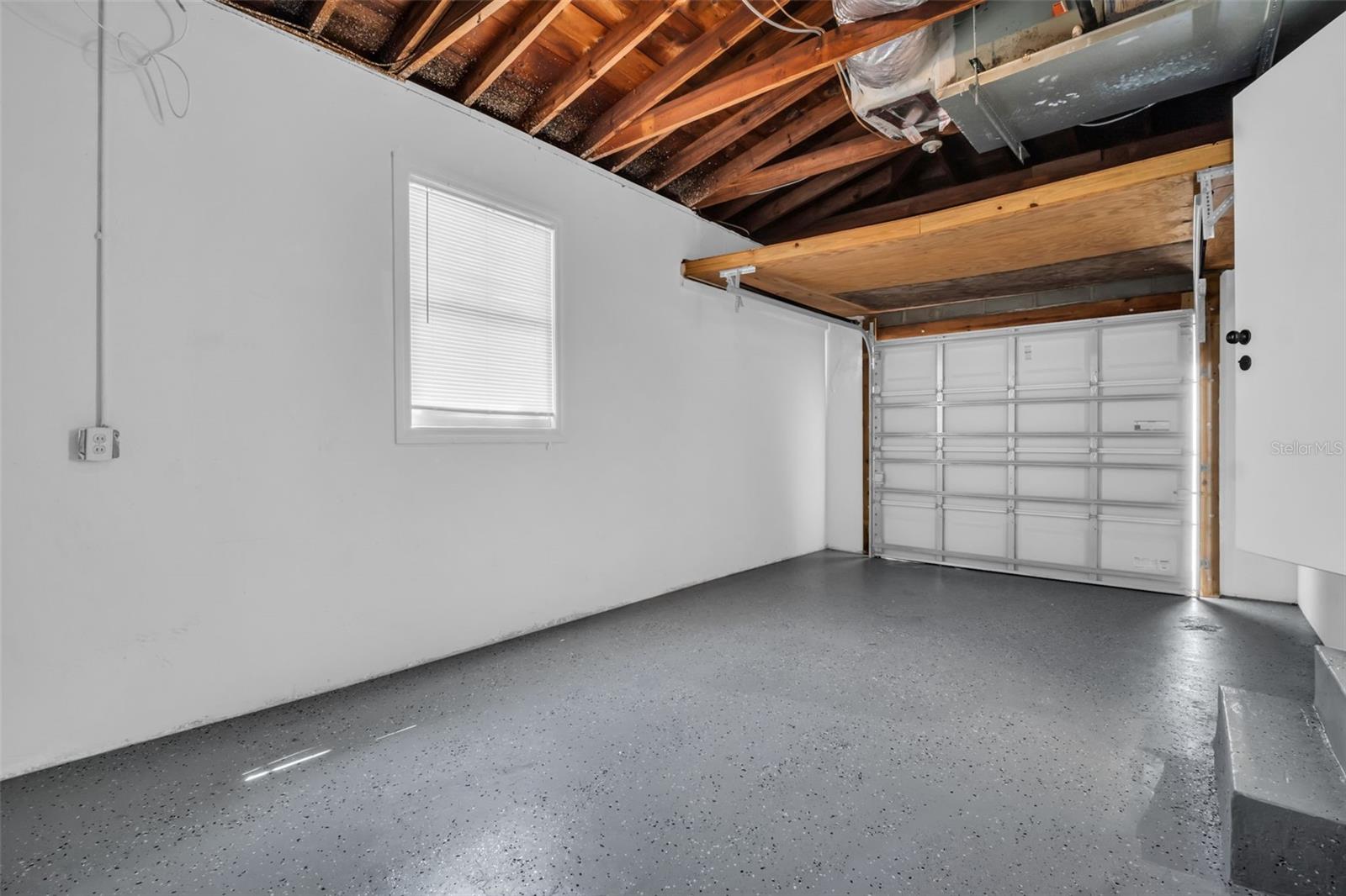 SIRMONS GROVES - Residential Lease