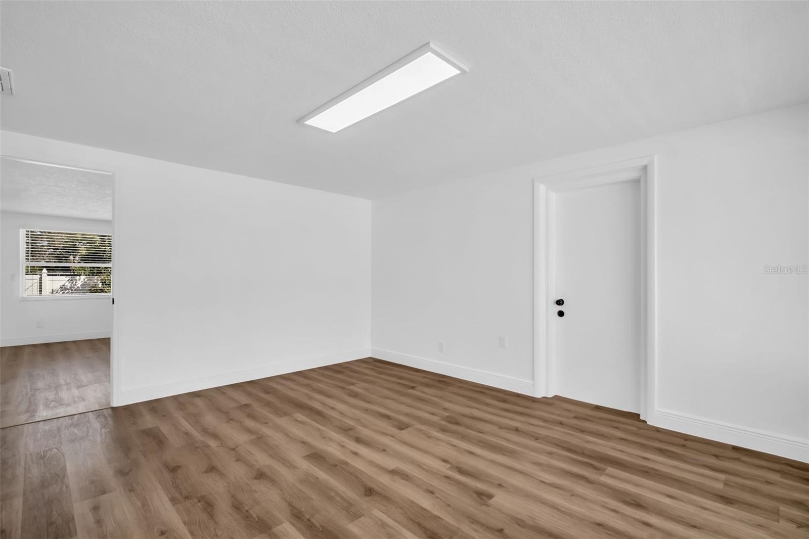 SIRMONS GROVES - Residential Lease