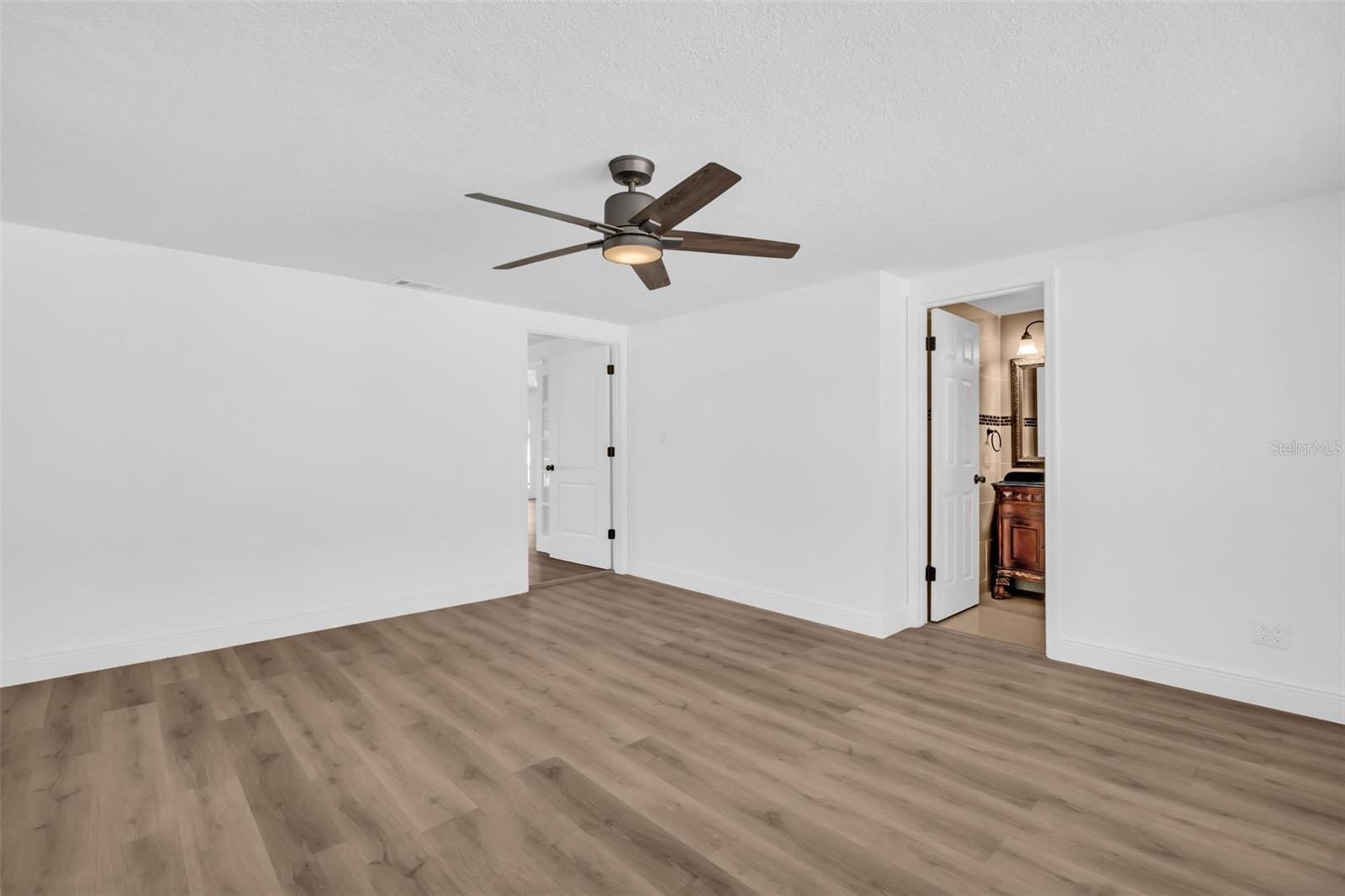 SIRMONS GROVES - Residential Lease