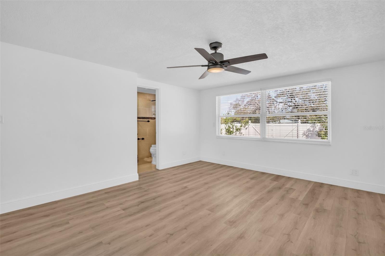 SIRMONS GROVES - Residential Lease