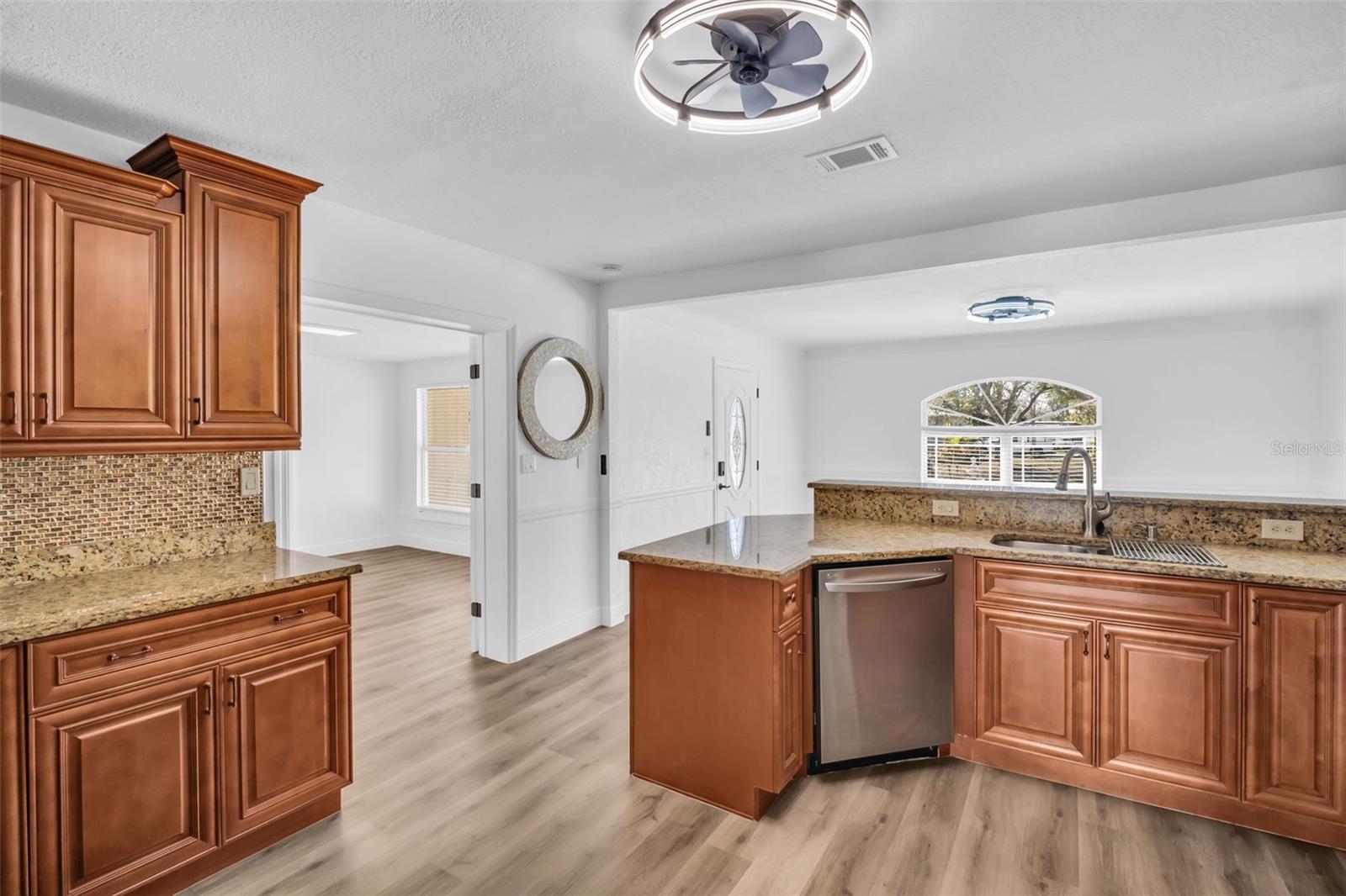 SIRMONS GROVES - Residential Lease