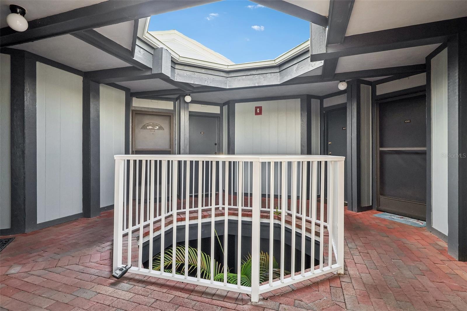 SOUTHPOINTE CONDO - Residential