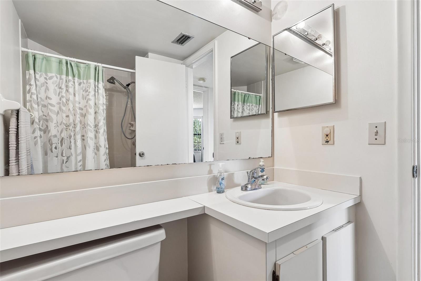 SOUTHPOINTE CONDO - Residential