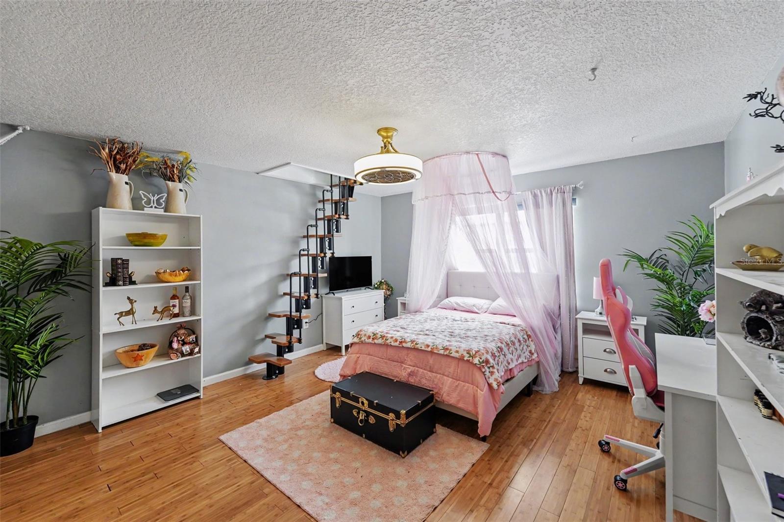 BELLEAIR COVE - Residential