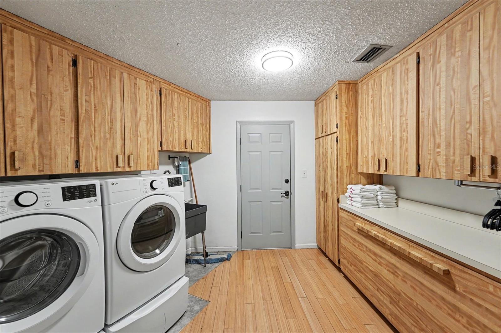 BELLEAIR COVE - Residential