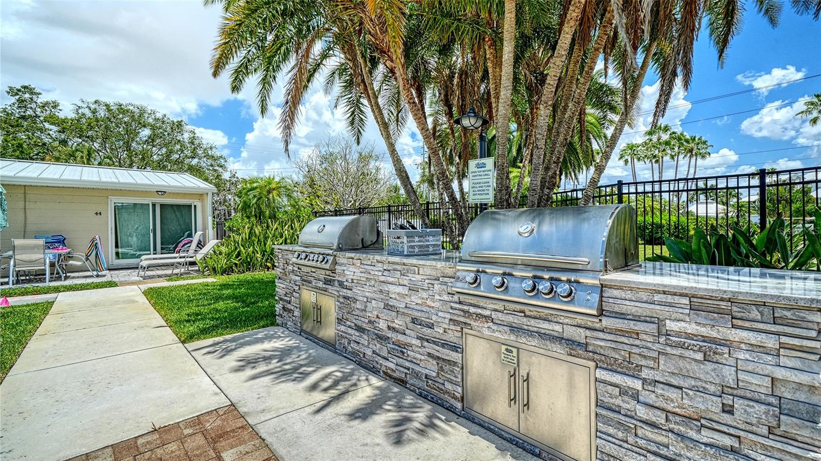 JAMAICA ROYALE - Residential