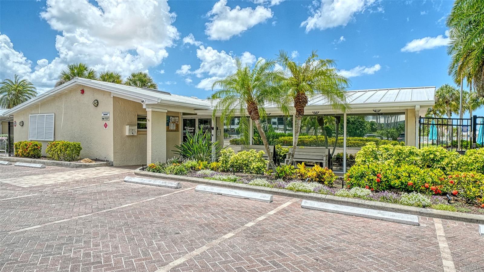 JAMAICA ROYALE - Residential
