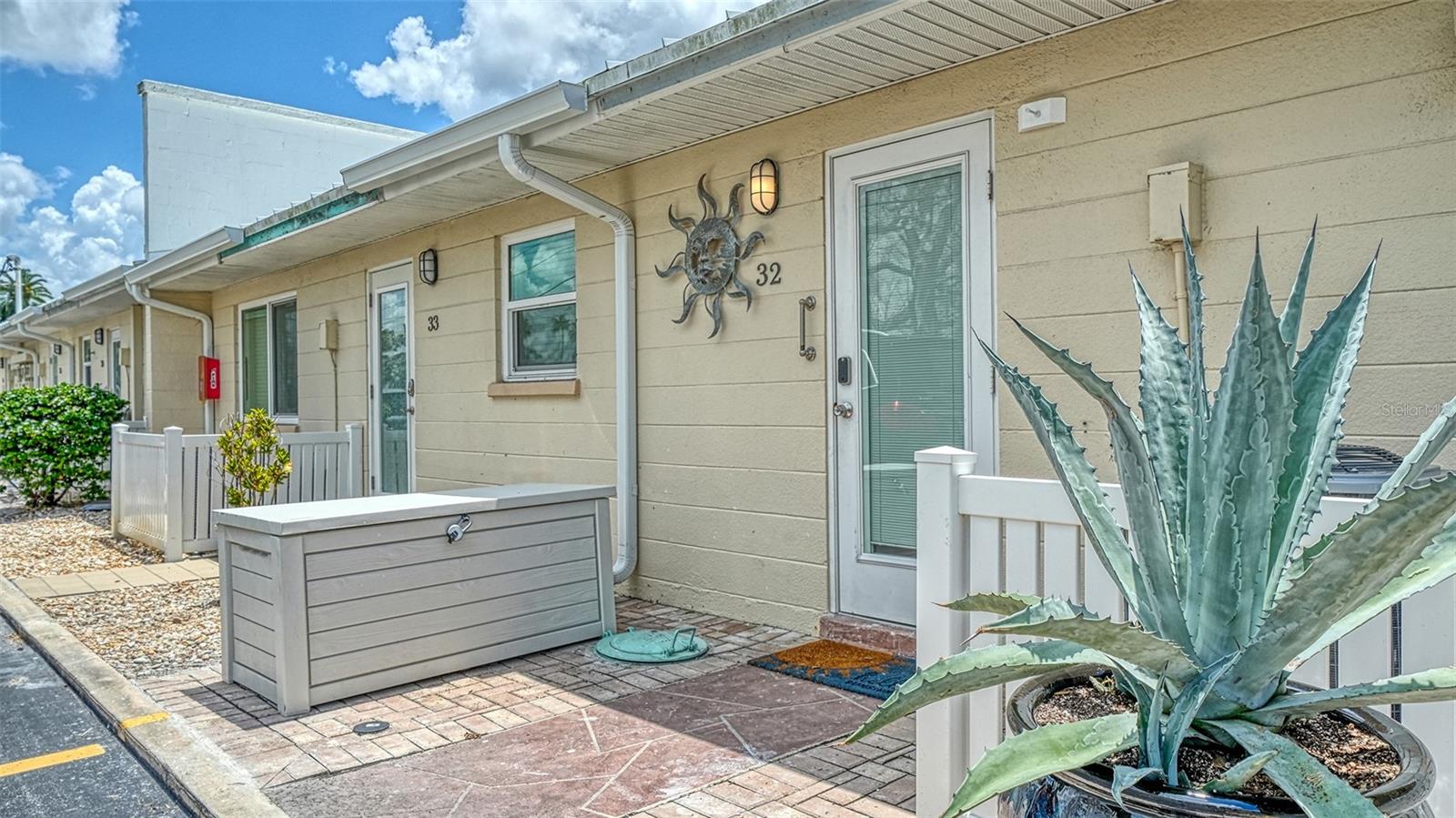 JAMAICA ROYALE - Residential