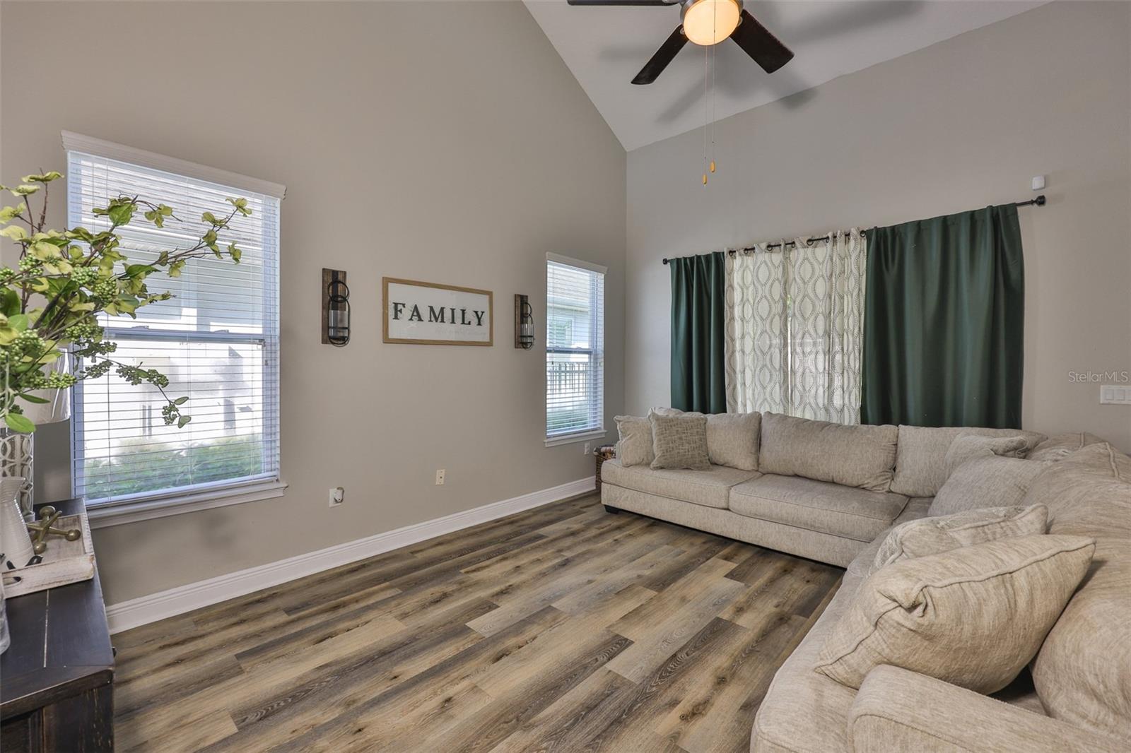 GRAND HAMPTON PH 5 - Residential