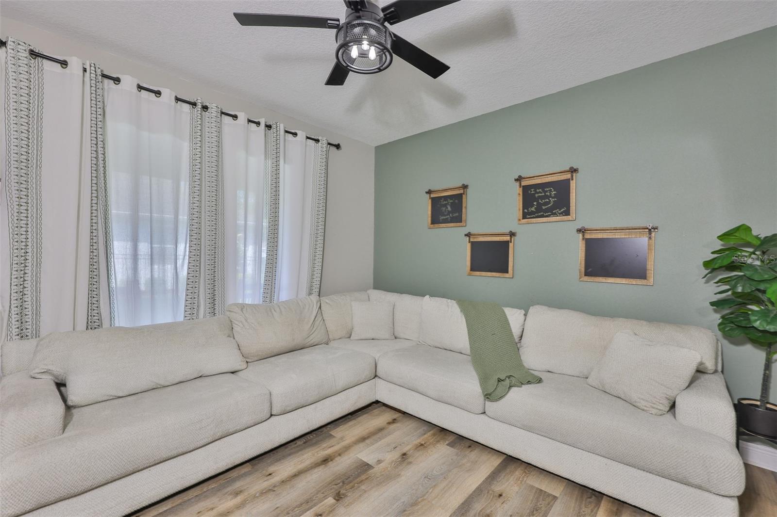 GRAND HAMPTON PH 5 - Residential