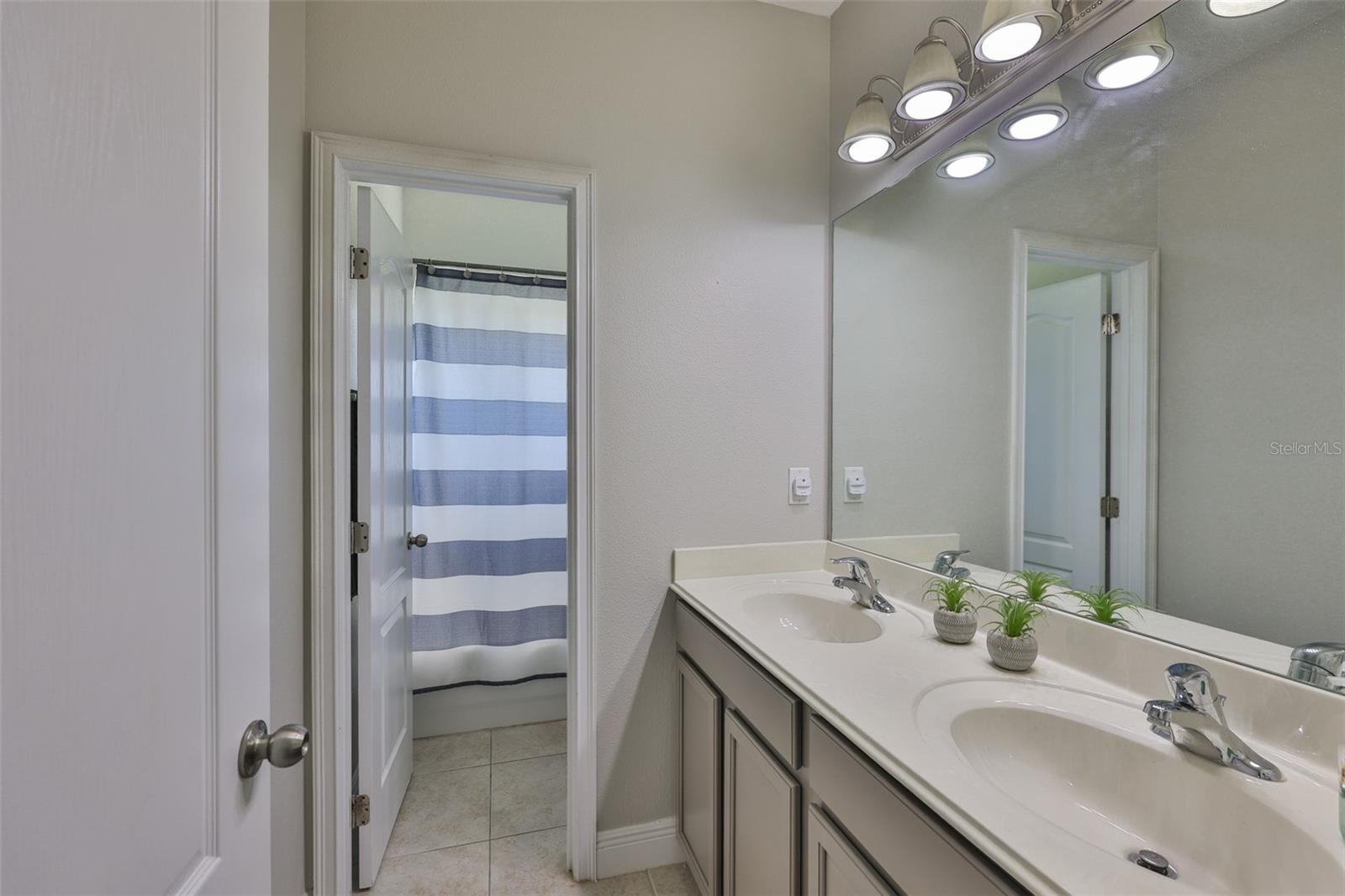GRAND HAMPTON PH 5 - Residential
