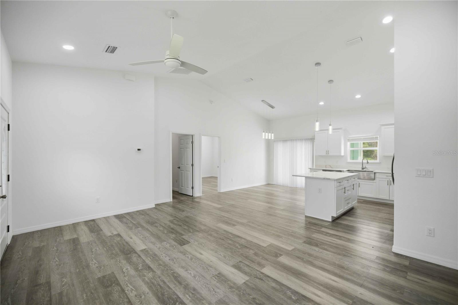 MARION OAKS UN 11 - Residential Lease